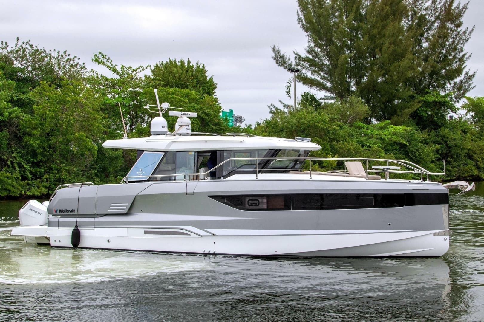 2026 Wellcraft 44 Explorer - Image 3