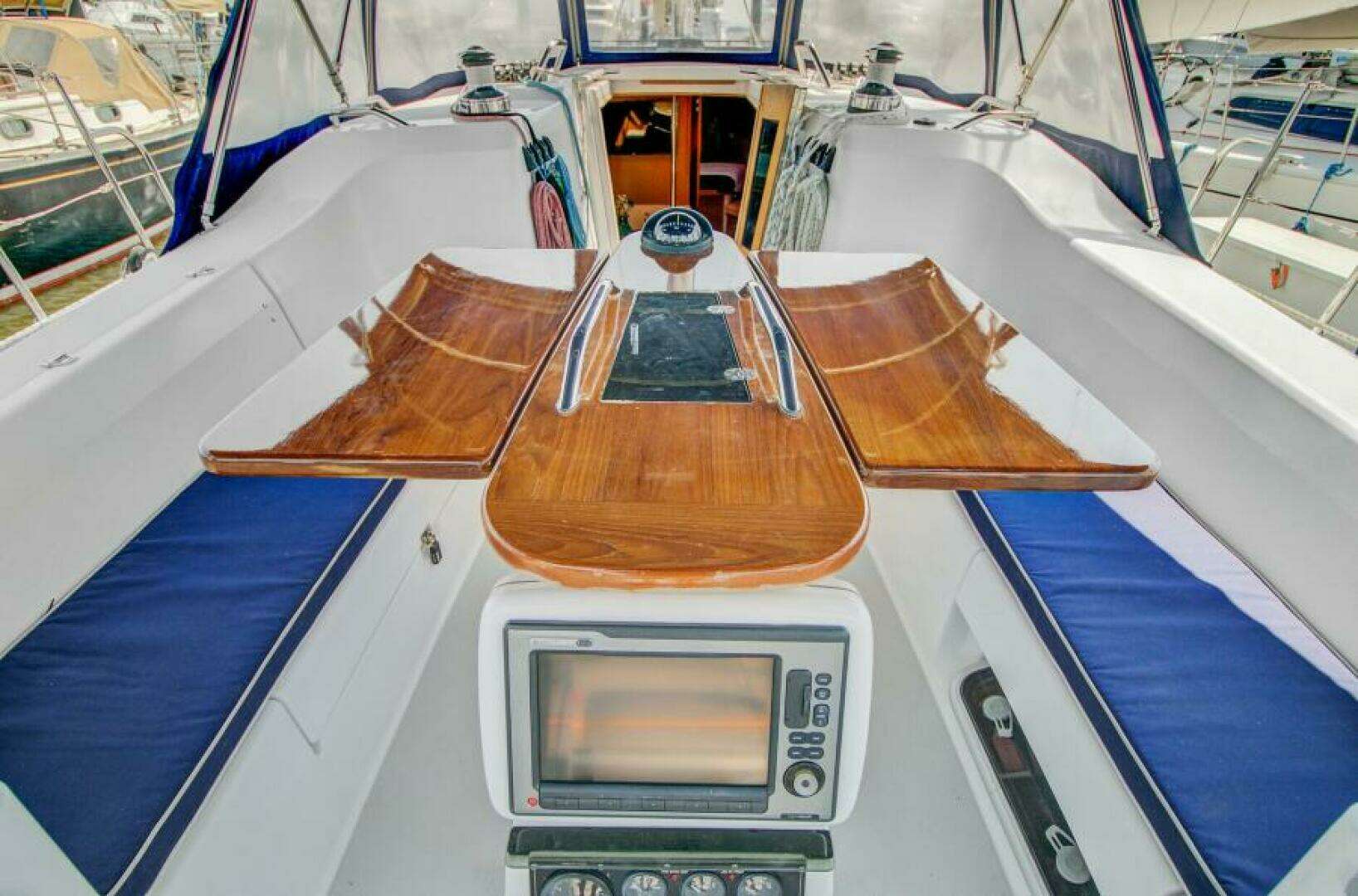 2011 Catalina 445 - Image 18