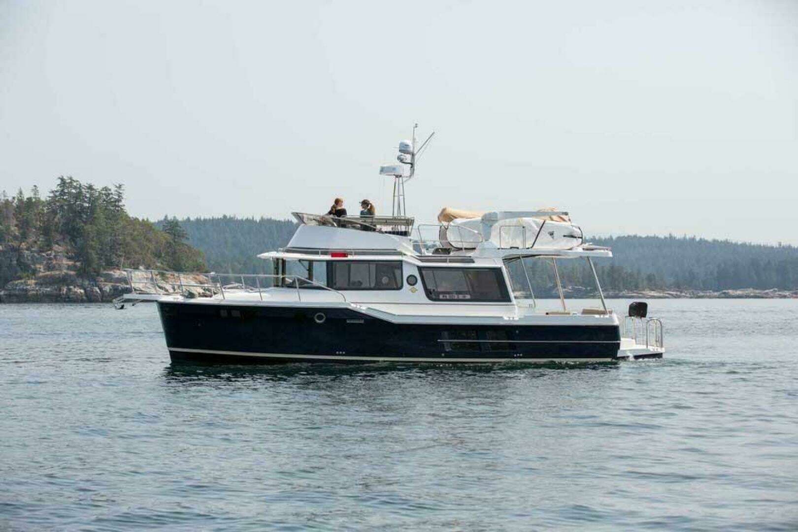2027 Ranger Tugs R-43 Command Bridge - Image 3