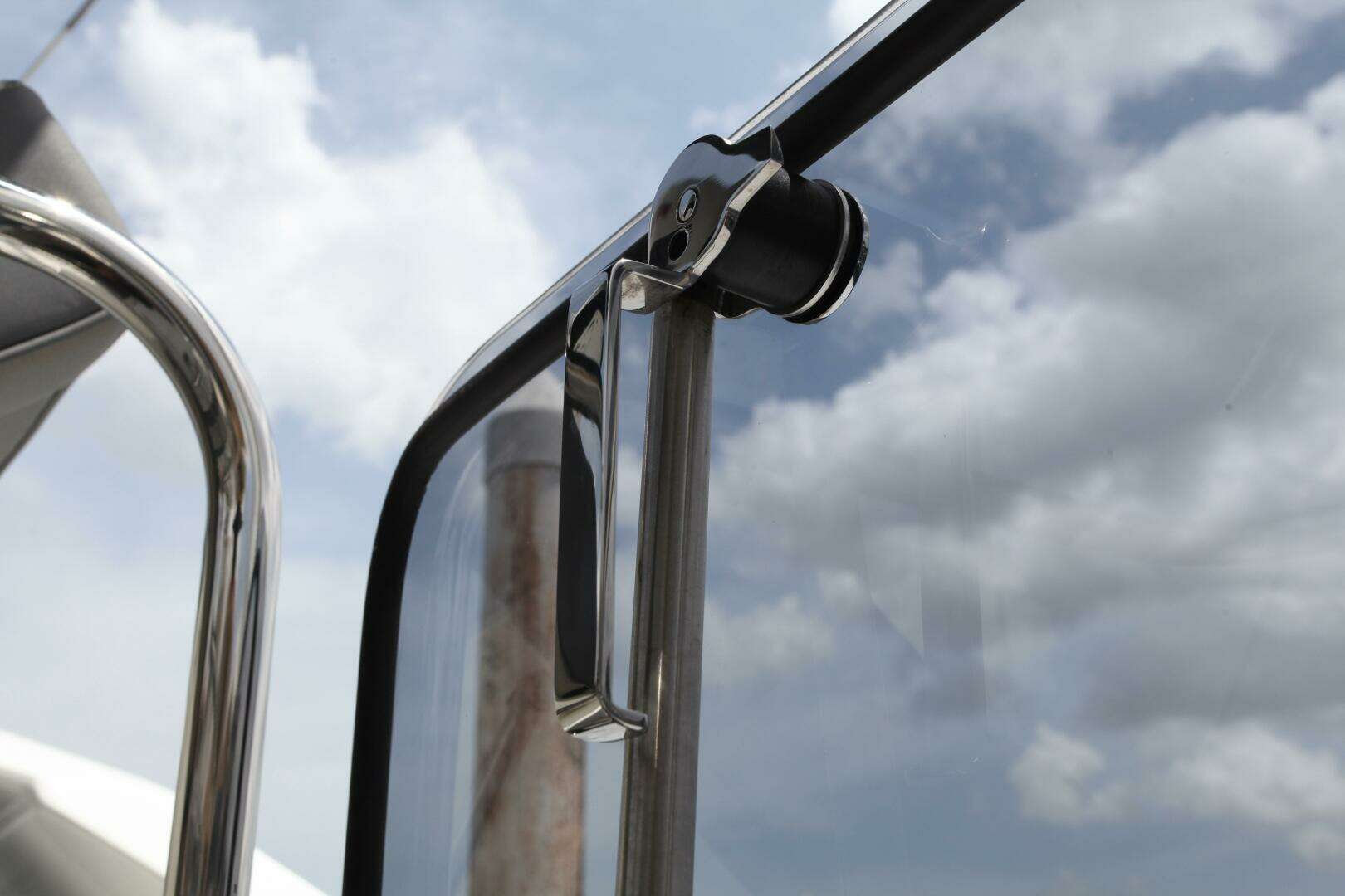2025 Galeon — - Image 68
