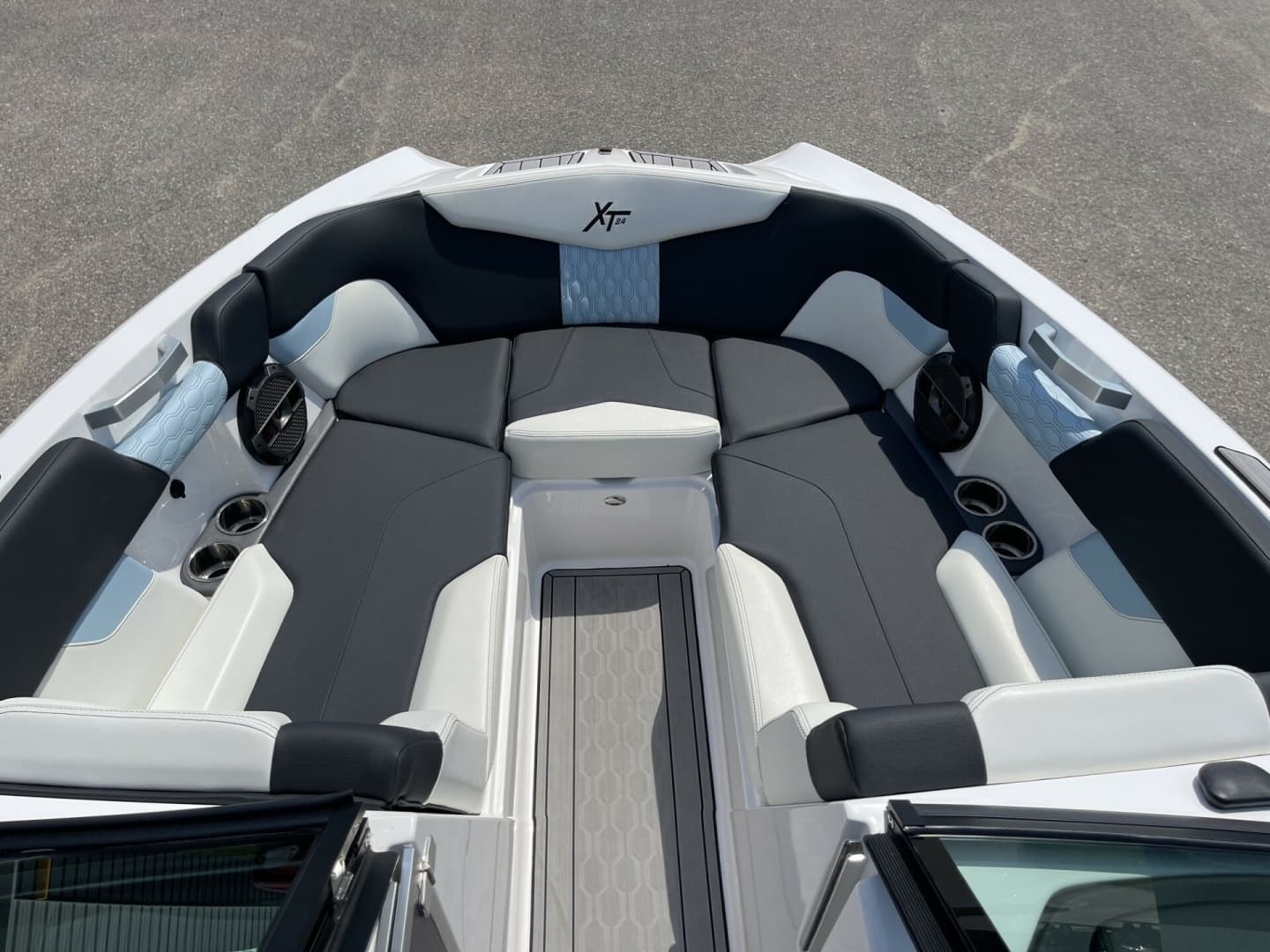 2022 Mastercraft XT24 - Image 12
