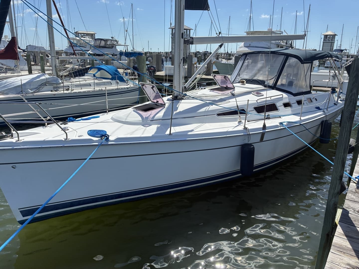 2008 Hunter 38 - Image 6
