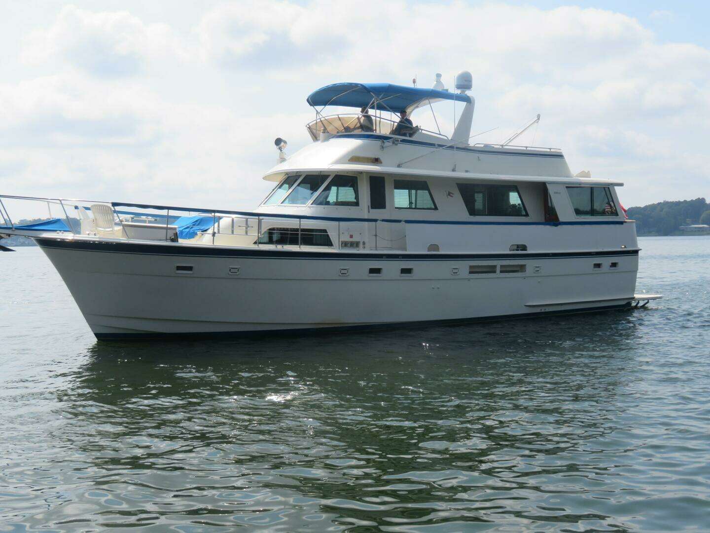 1986 Hatteras 58 Motor Yacht - Image 2