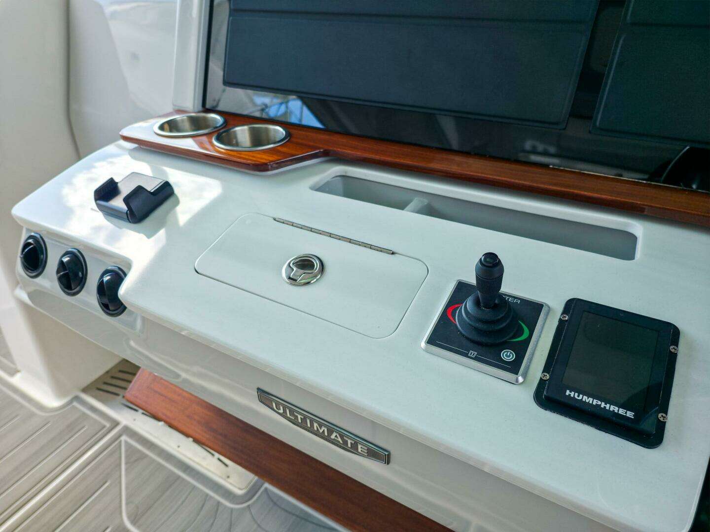 2025 Regal 50 SAV - Image 31