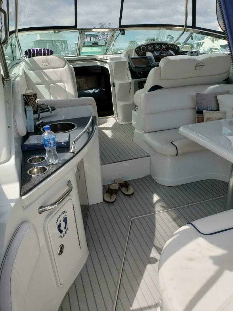 2008 Crownline 340 Cruiser - Image 10
