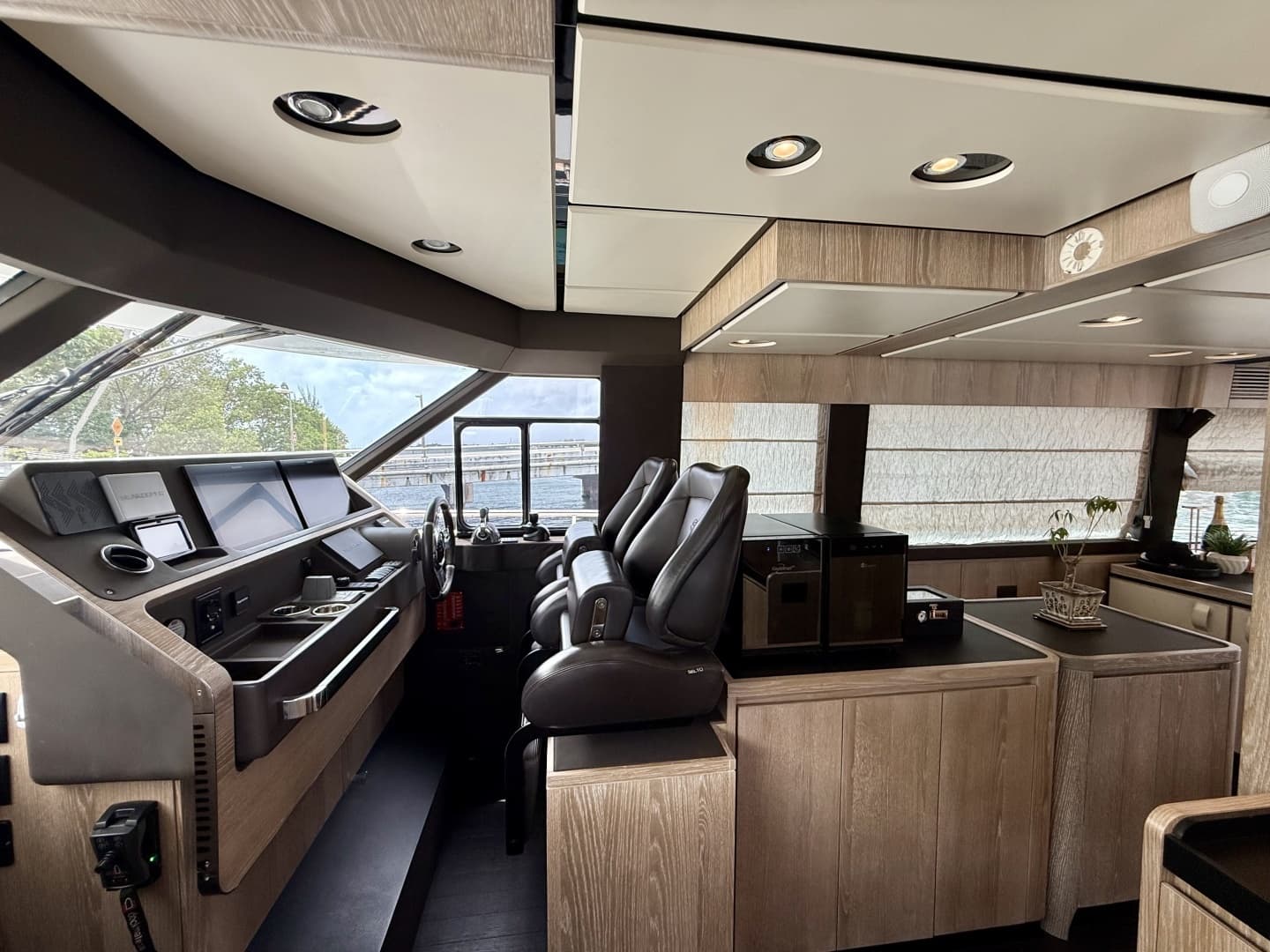 2020 Azimut Magellano 66 - Image 36