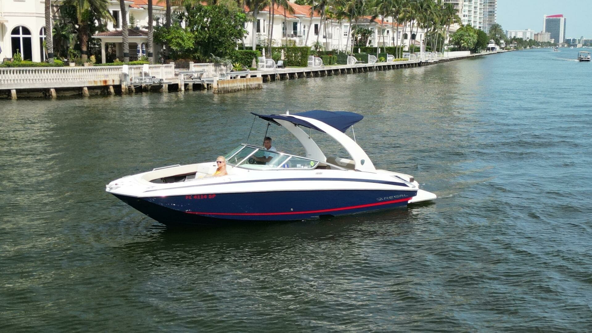 2014 Regal 2700 Bowrider - Image 2