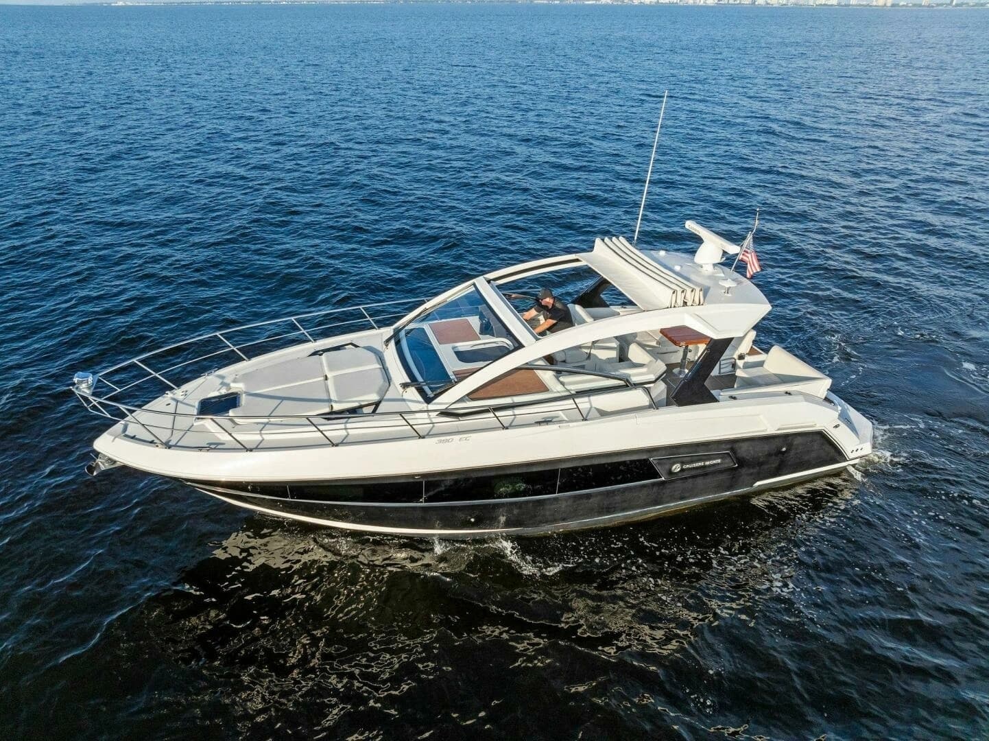 2015 Cruisers Yachts 390 Express Coupe - Image 48