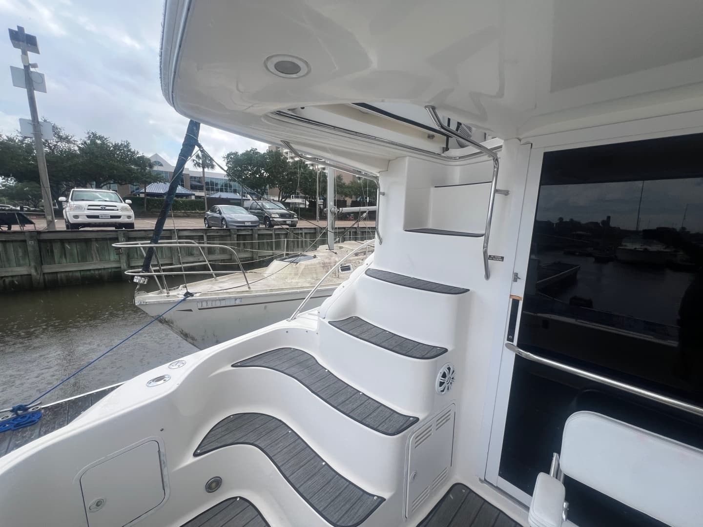 1997 Sea Ray 400 Sedan Bridge - Image 9