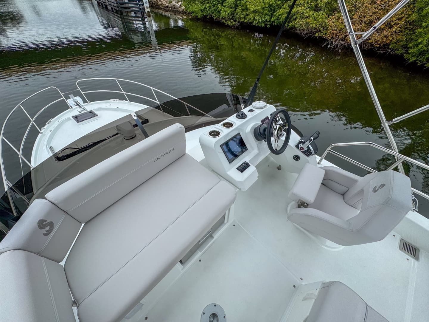 2026 Beneteau Antares 11 - Image 27
