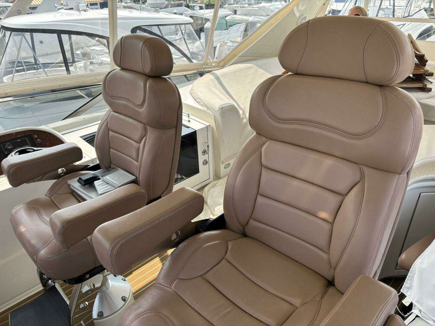 2006 Marquis 65 - Image 44