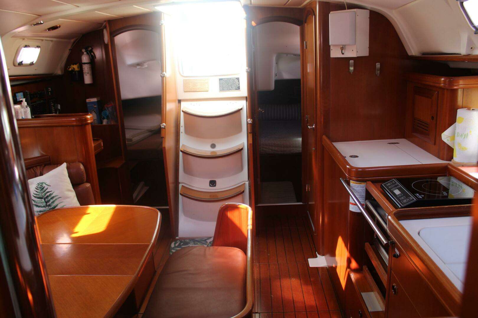 2001 Beneteau 411 - Image 21
