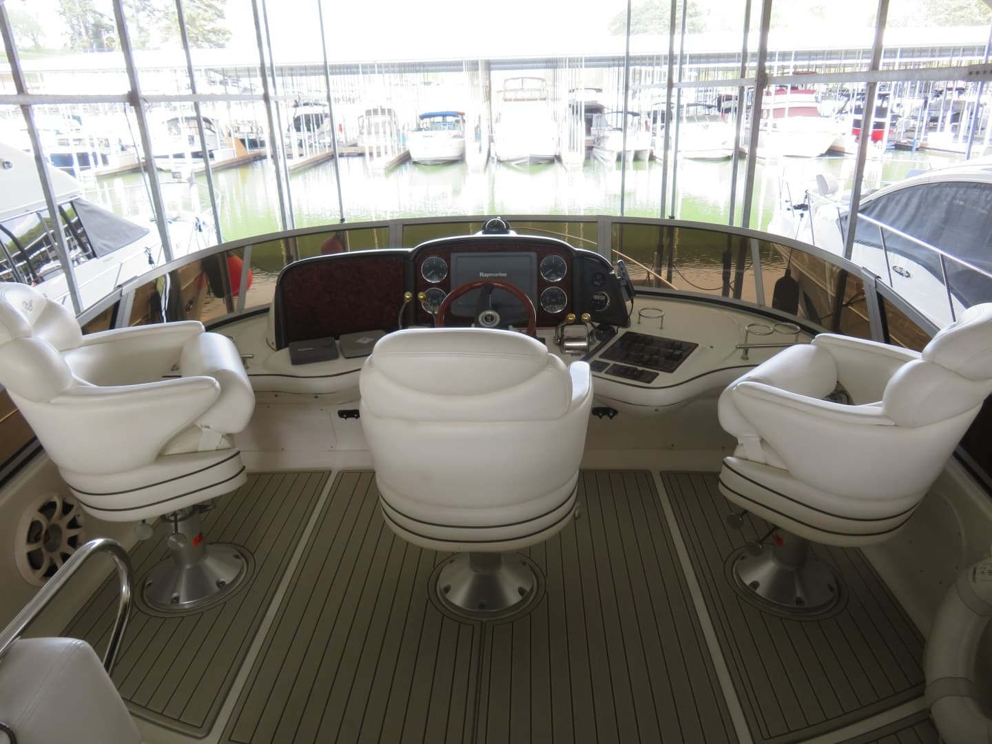 2007 Sea Ray 44 Sedan Bridge - Image 9