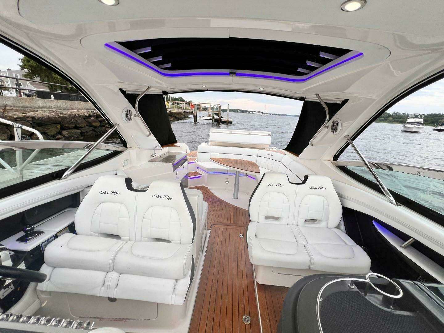 2014 Sea Ray SLX 350 - Image 14