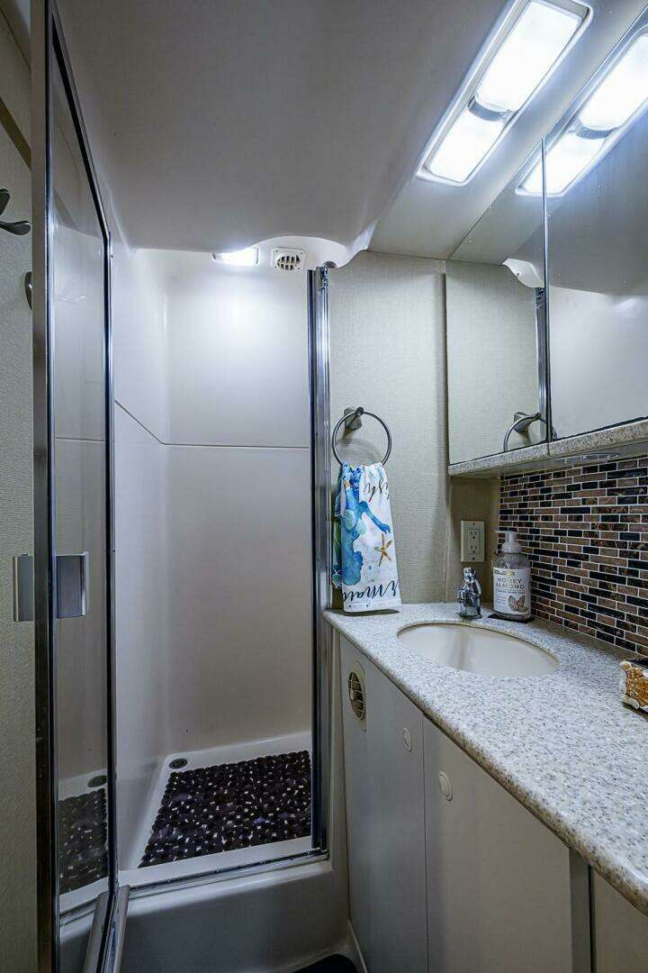 2000 Silverton 442 Cockpit Motoryacht - Image 25