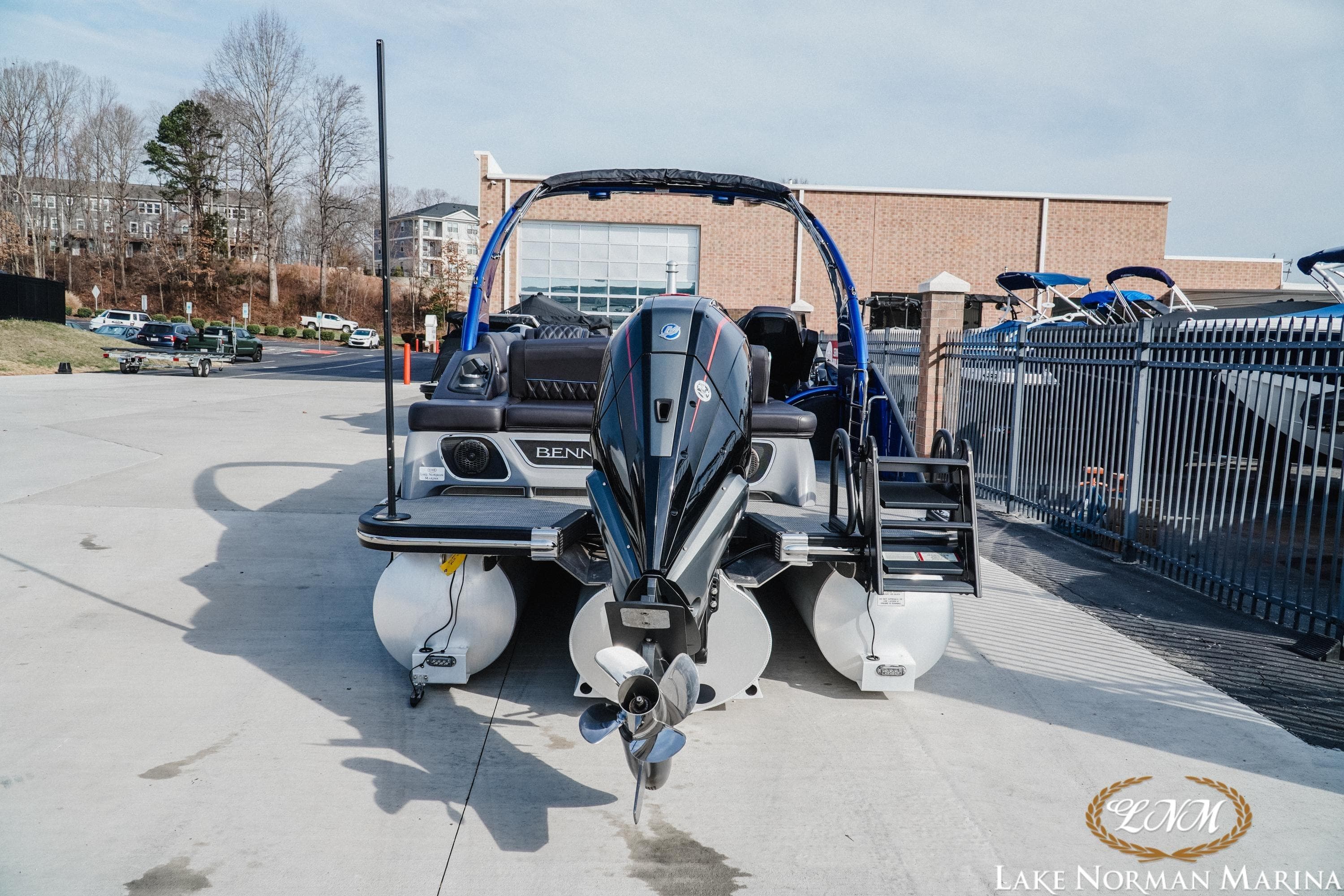 2025 Bennington 25QXSBA pontoon boat at Lake Norman Marina.