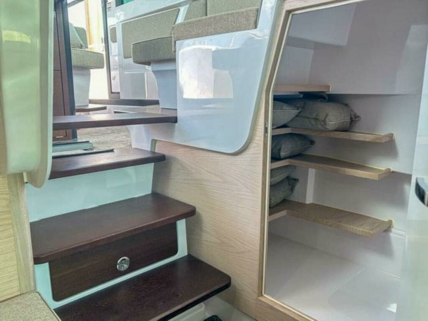 2024 Axopar 45 XC Cross Cabin - Image 28