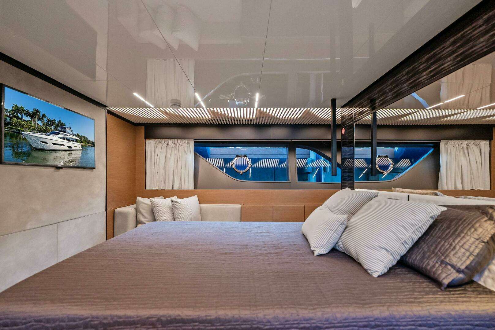 2019 Ferretti Yachts 780 - Image 37