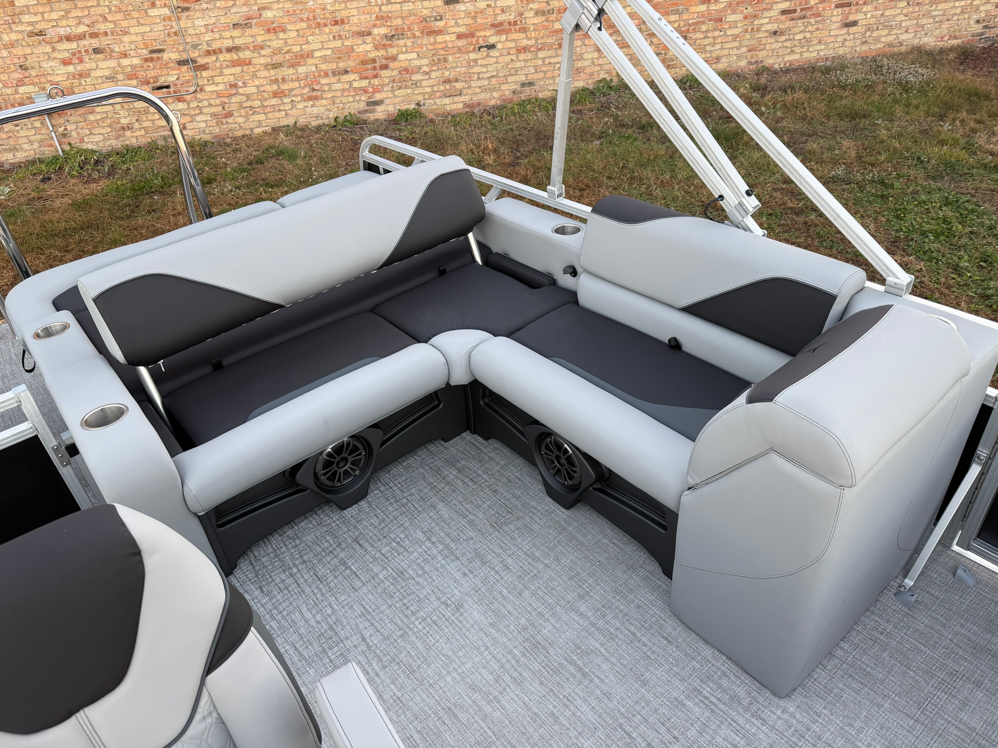 2026 Tahoe Sport VRB 2180 Swingback & 4-Stroke $31995 - 19