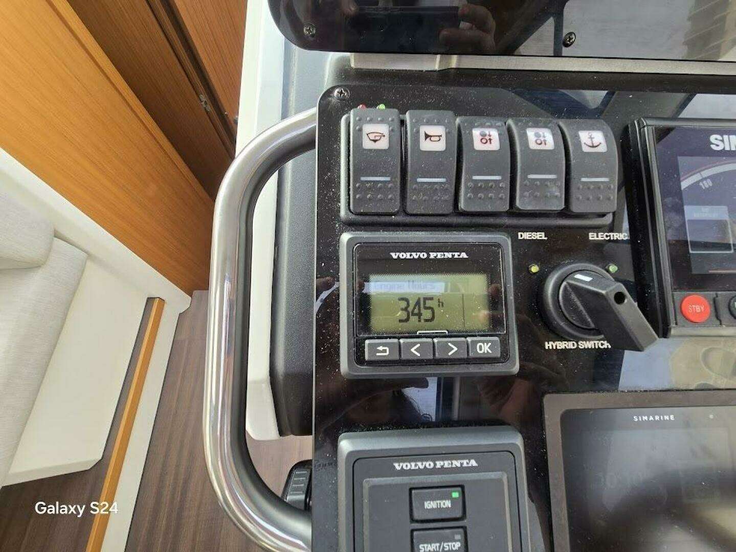2022 Greenline 39 Hybrid - Image 12