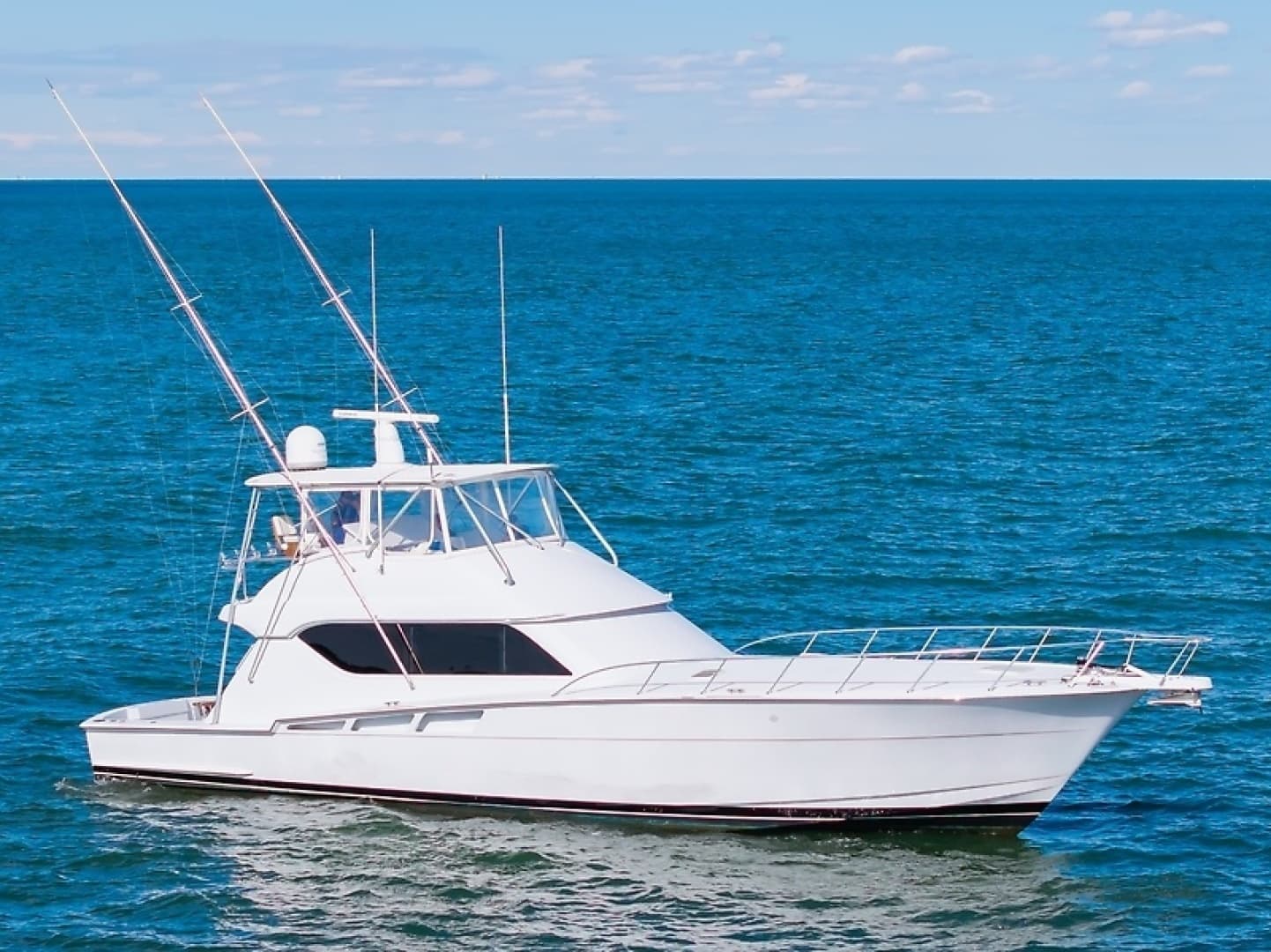 2001 Hatteras 60 Convertible - Image 8