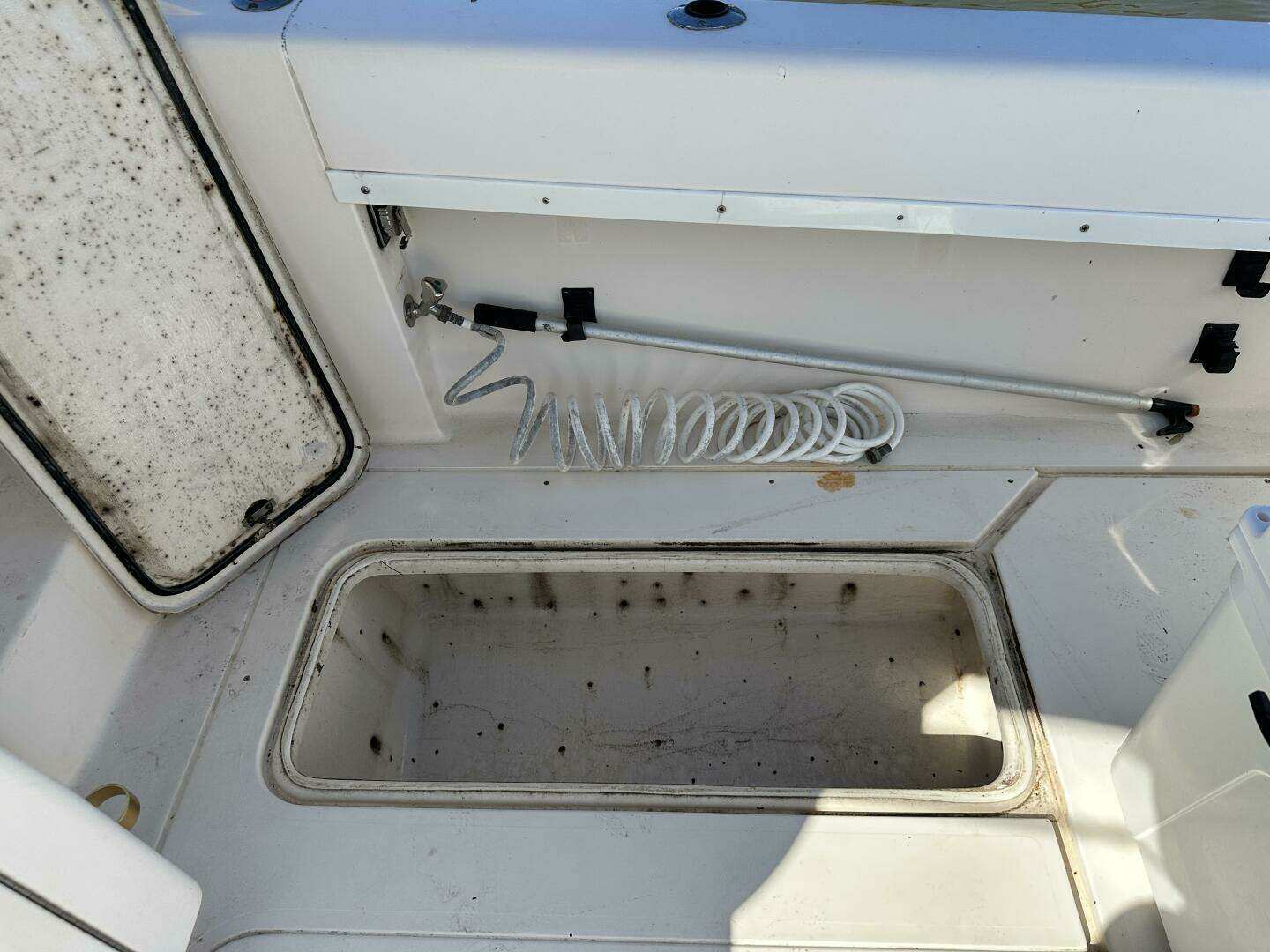 1994 Intrepid 376 Walkaround - Image 110