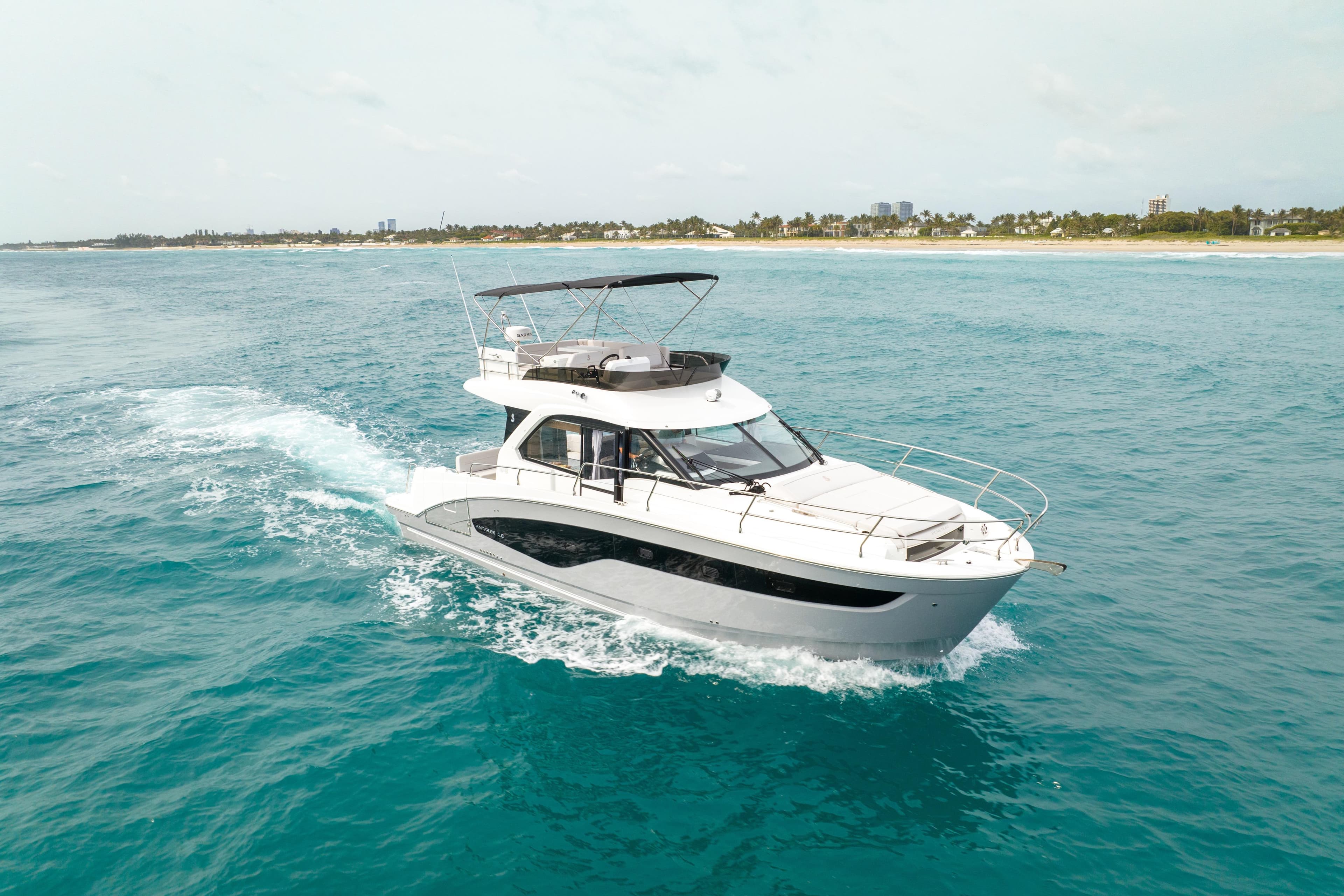 Beneteau Antares 12 Fly 2026 cruising on open sea.