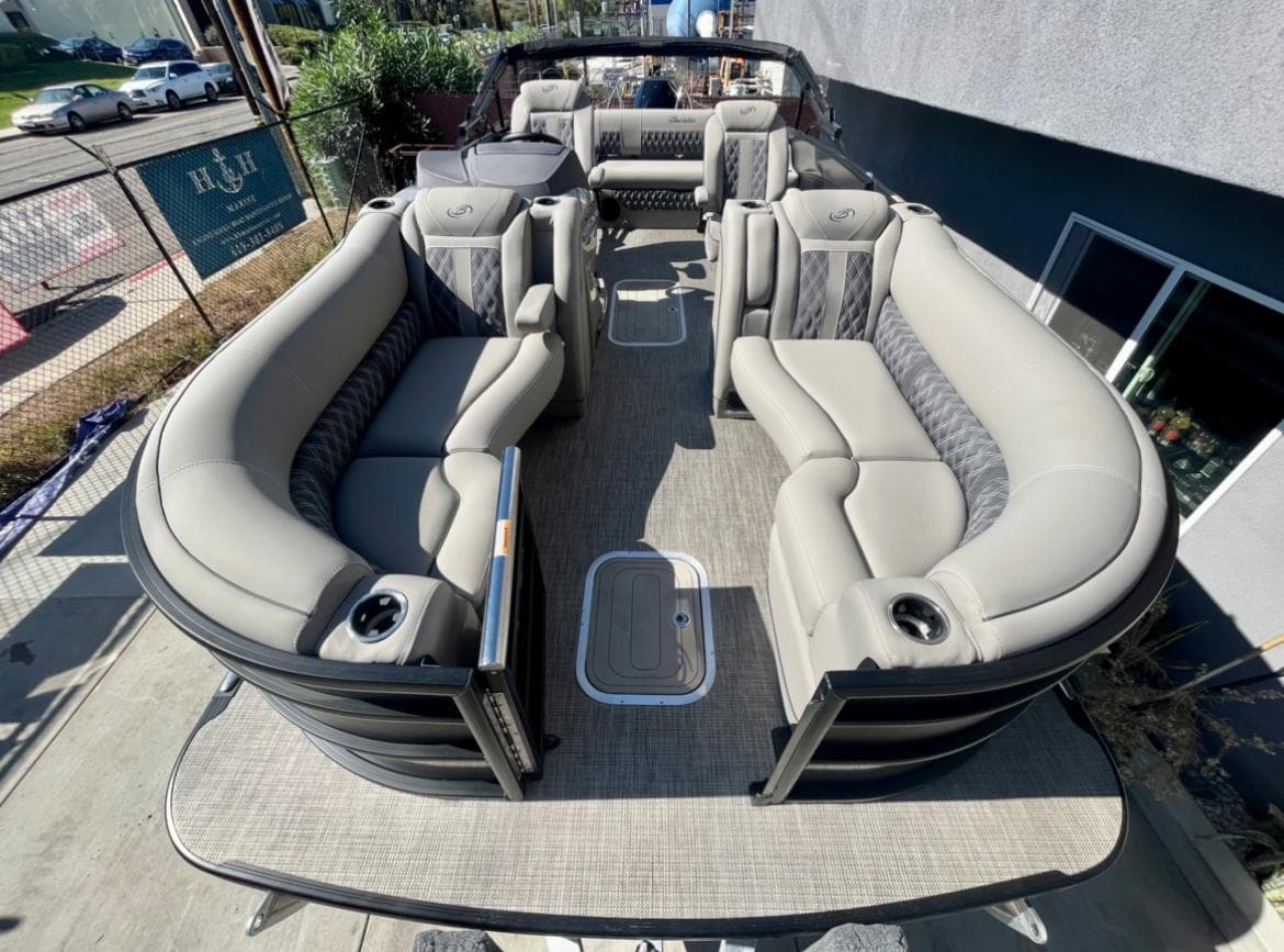 2025 Barletta Lusso 23UC pontoon boat with luxurious seating and modern design.