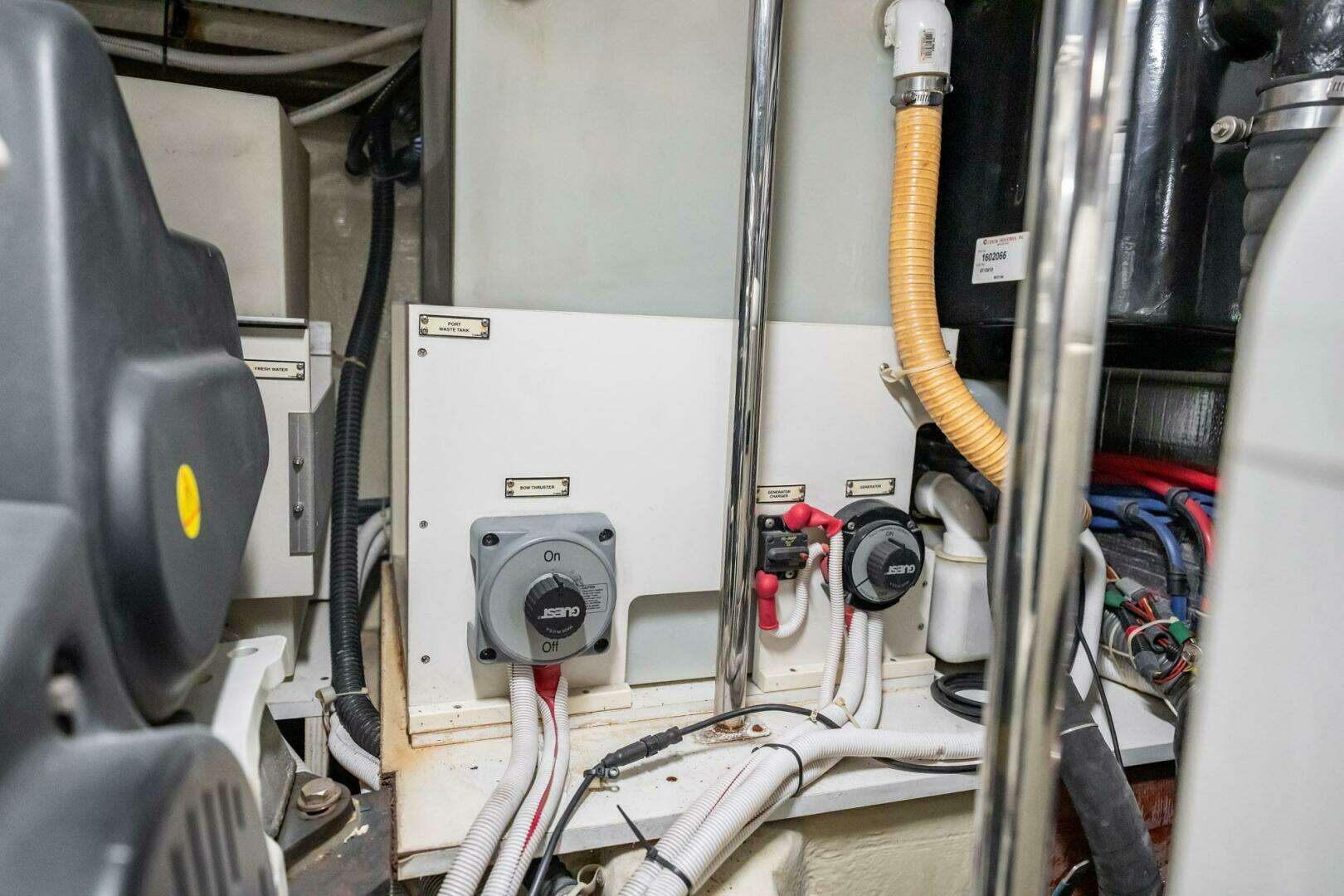 2005 Carver 56 Voyager - Image 43