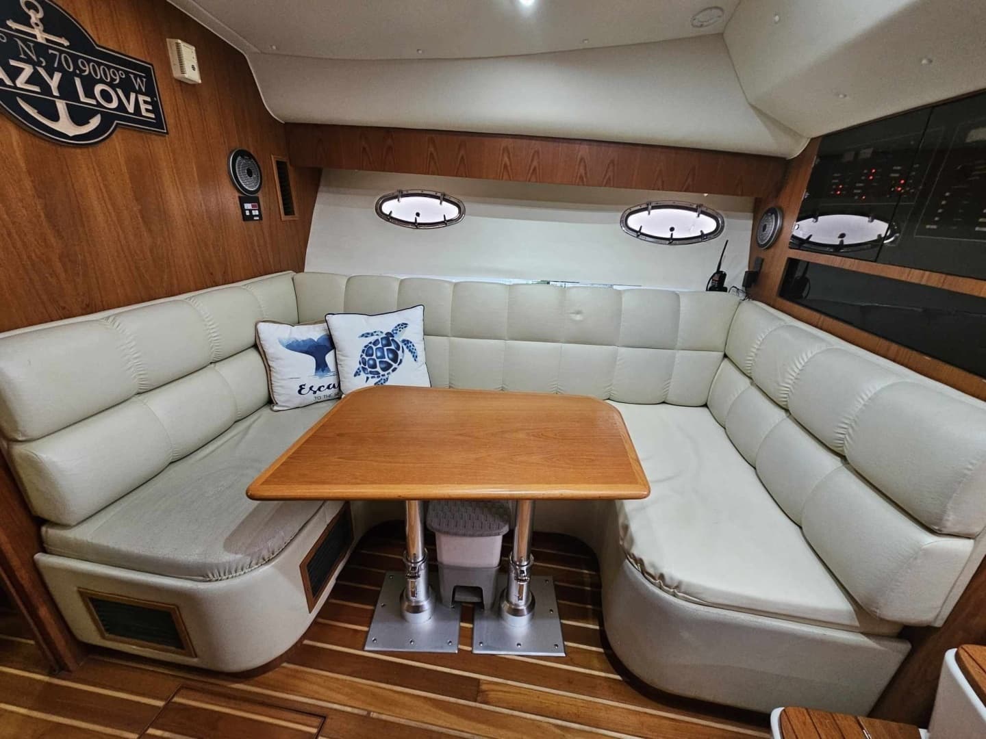 1998 Tiara Yachts 3500 Open - Image 26