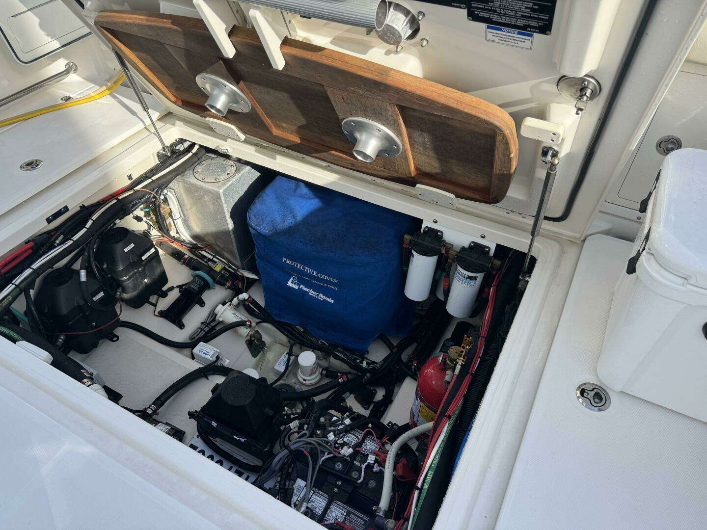 2017 Boston Whaler 370 Outrage - Image 24