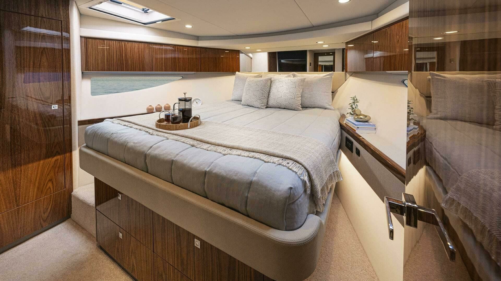 2026 Riviera 465 SUV - Image 18