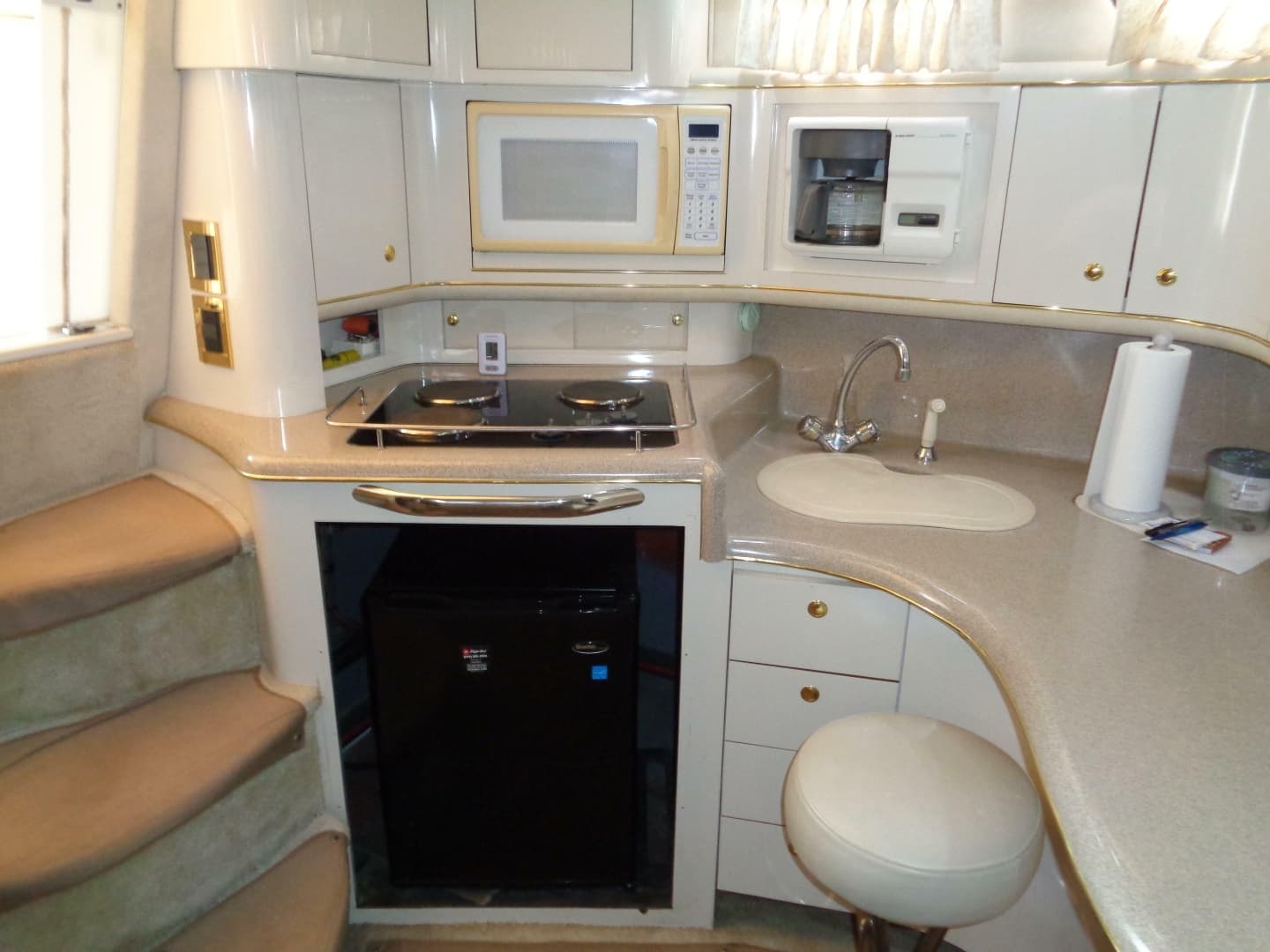 1997 Sea Ray 370 Sundancer - Image 19