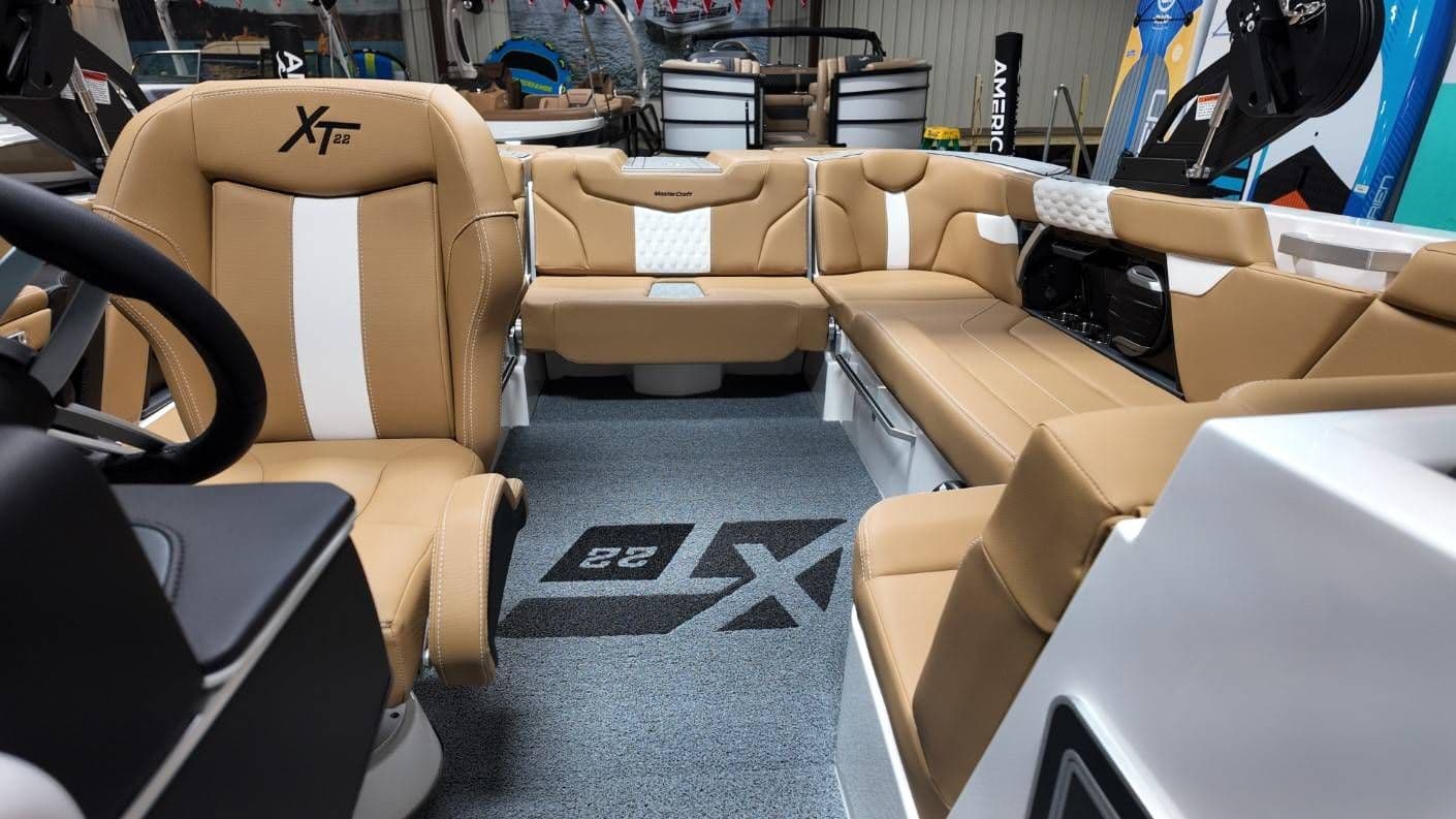 2026 MasterCraft XT22 - 12