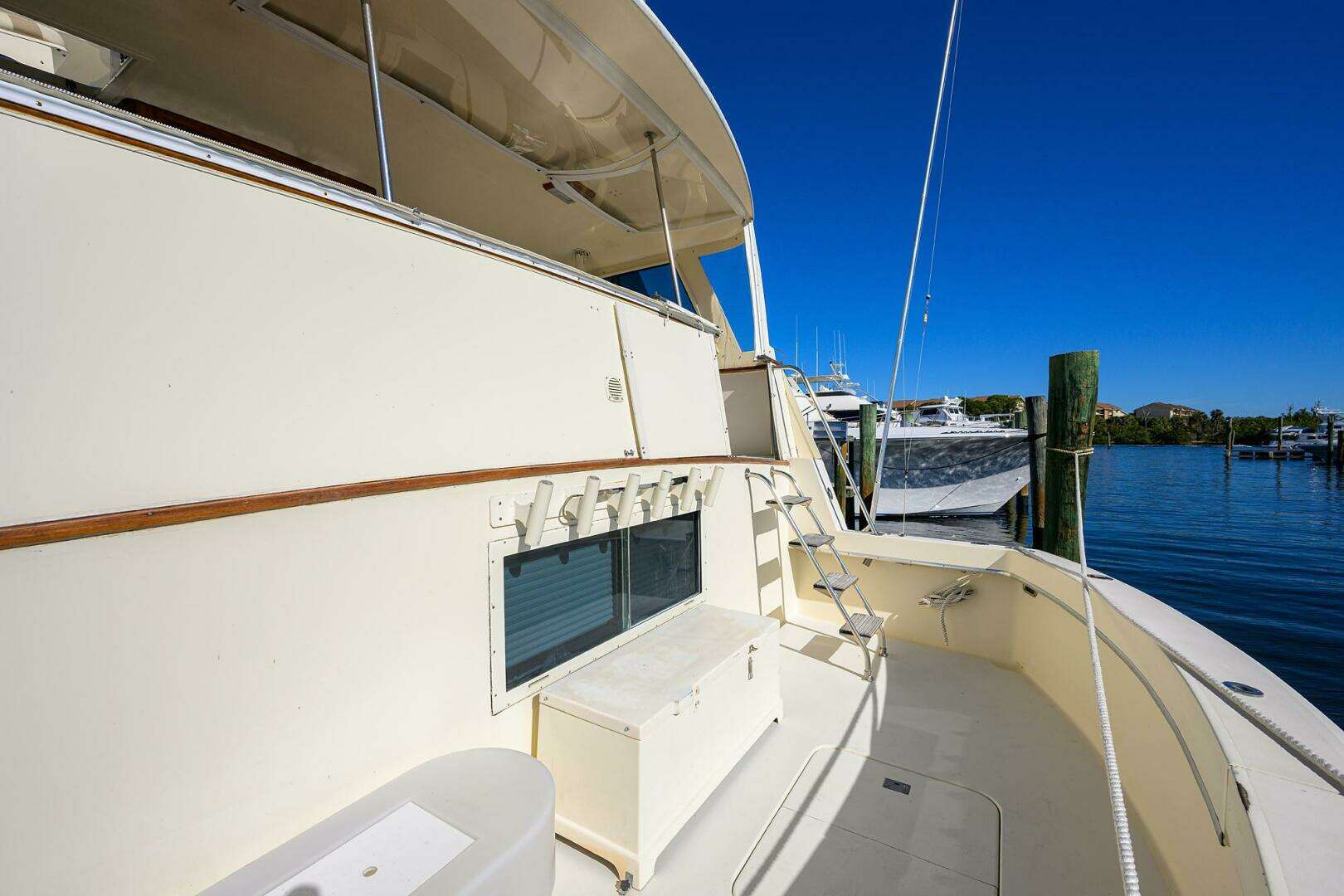 1987 Hatteras 63 Motor Yacht - Image 51