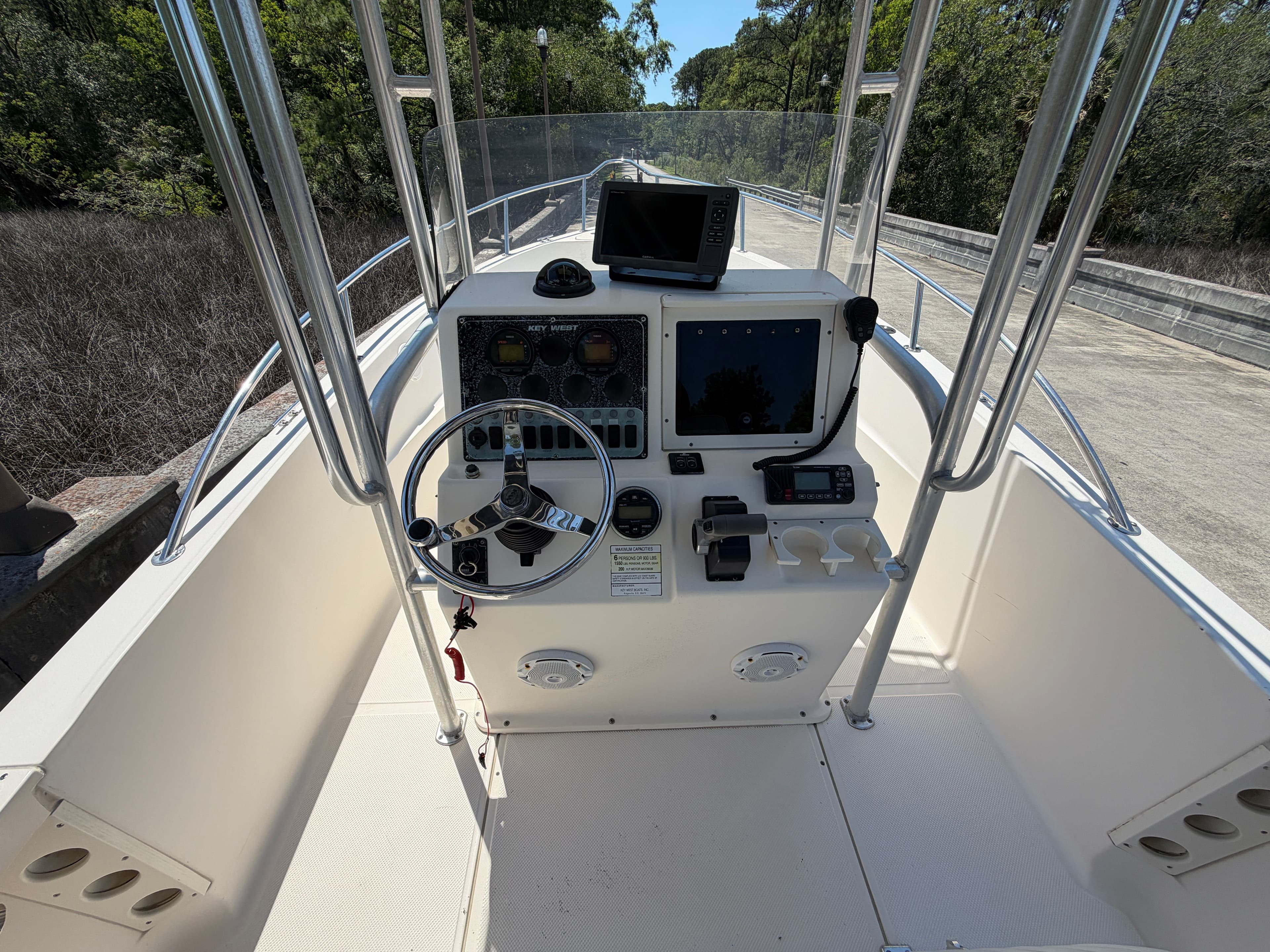 Key West 2020 Center Console boat dashboard, 2004 model, featuring modern electronics.