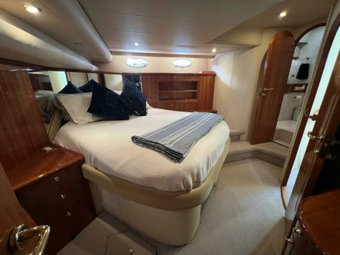 2001 Neptunus 56 Flybridge - Image 3