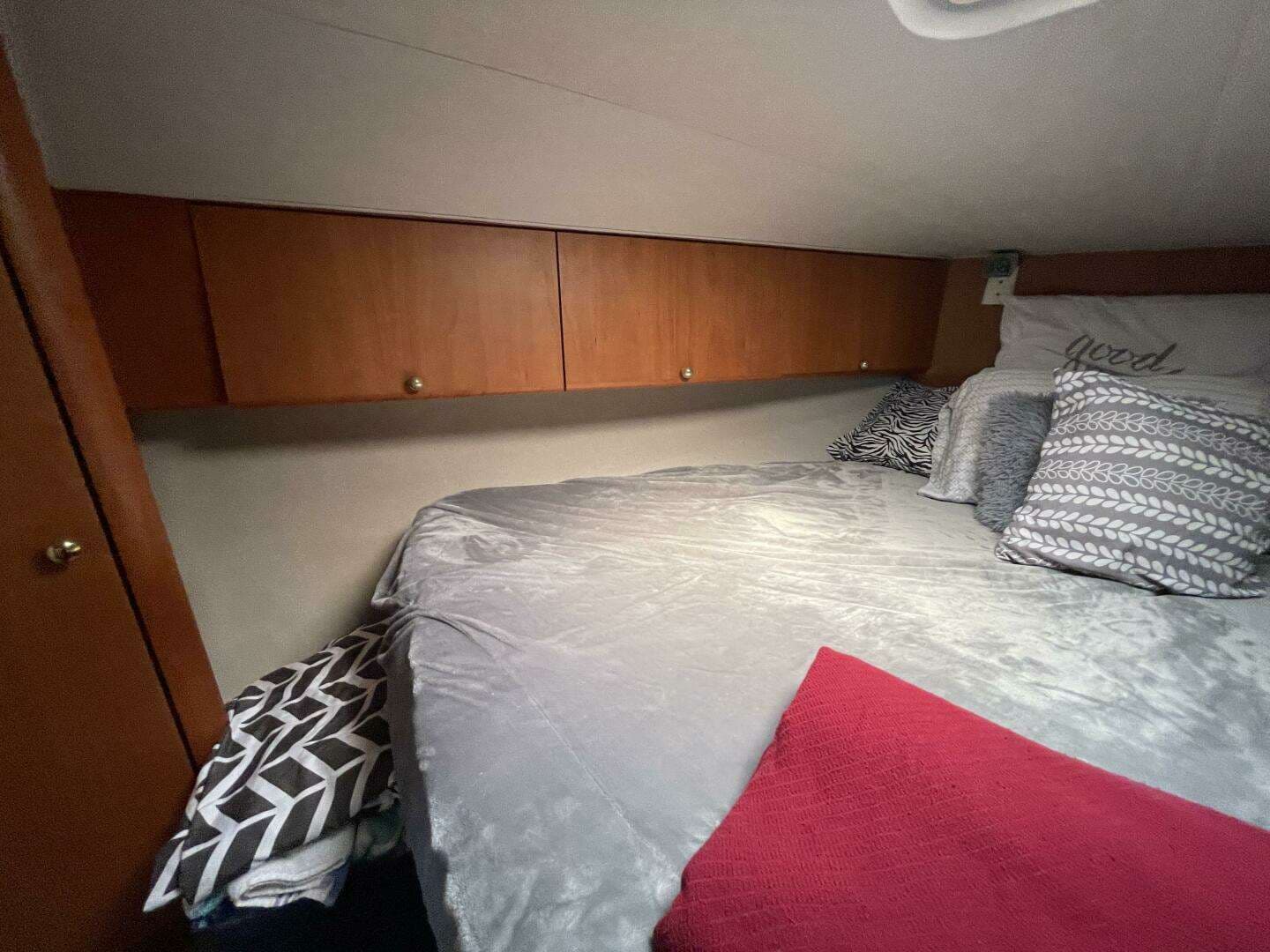1994 Silverton 34 Motor Yacht - Image 33