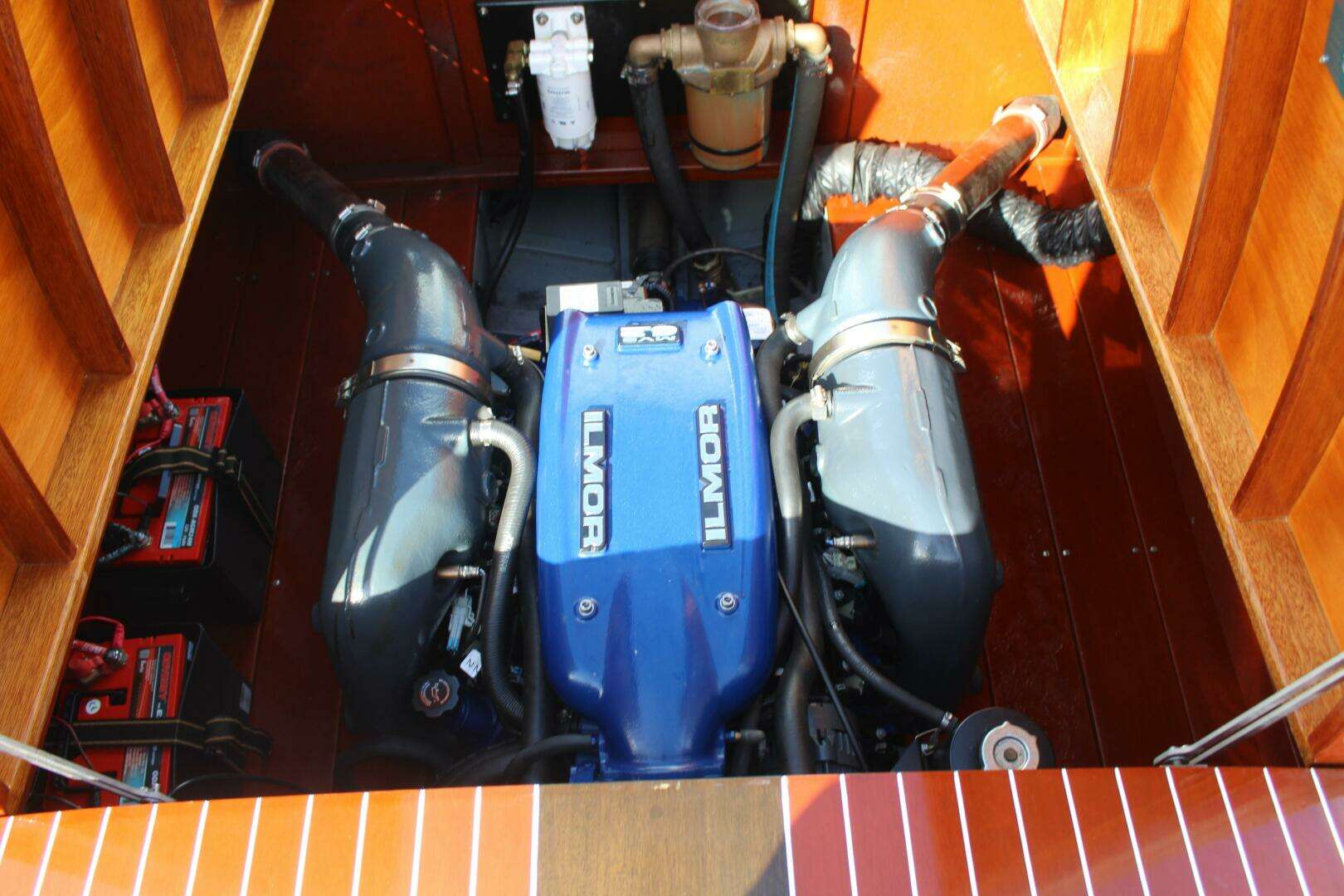 2017 Hacker-Craft 30 Triple Cockpit - Image 2