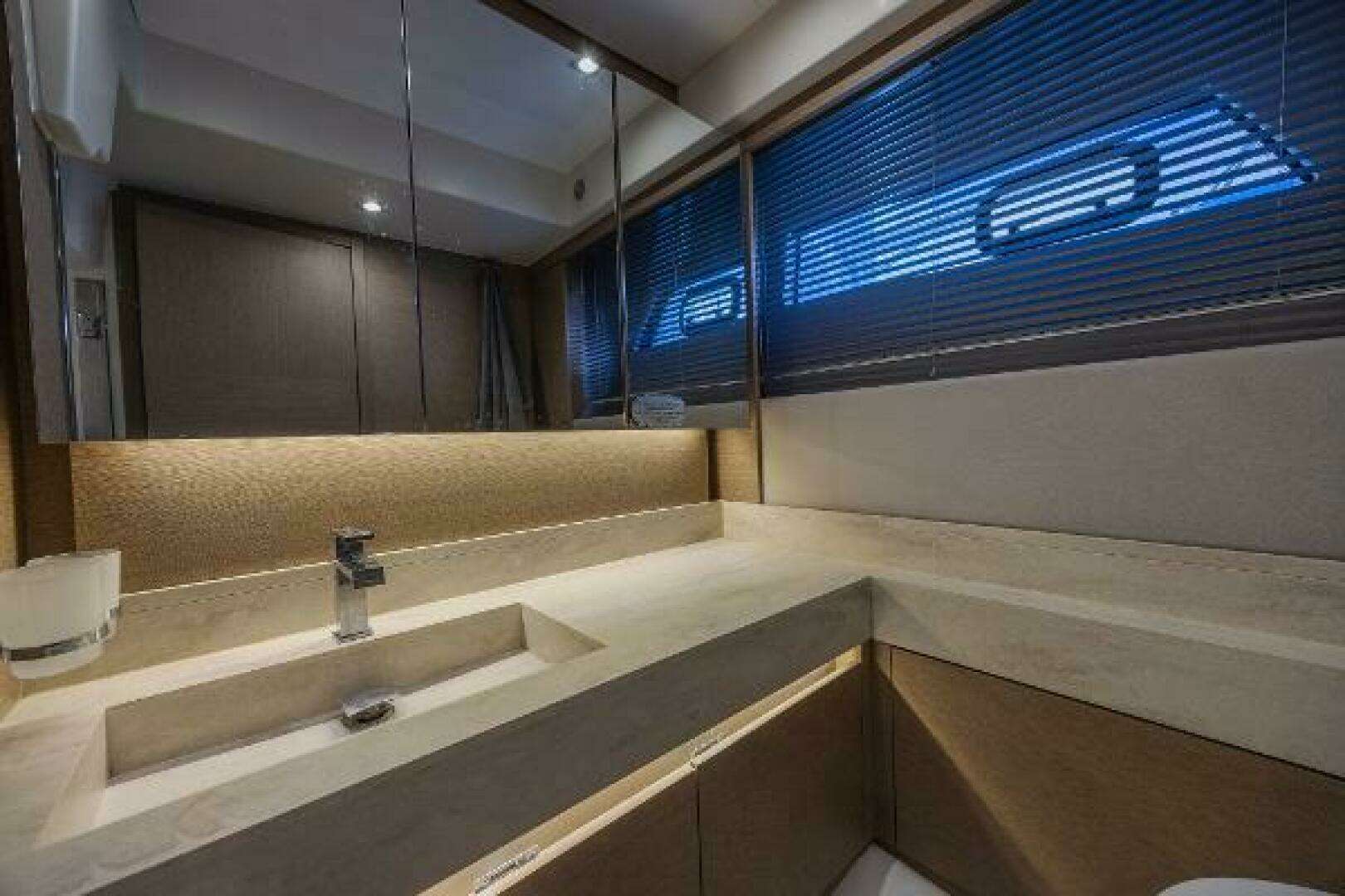 2018 Prestige 520 - Image 31