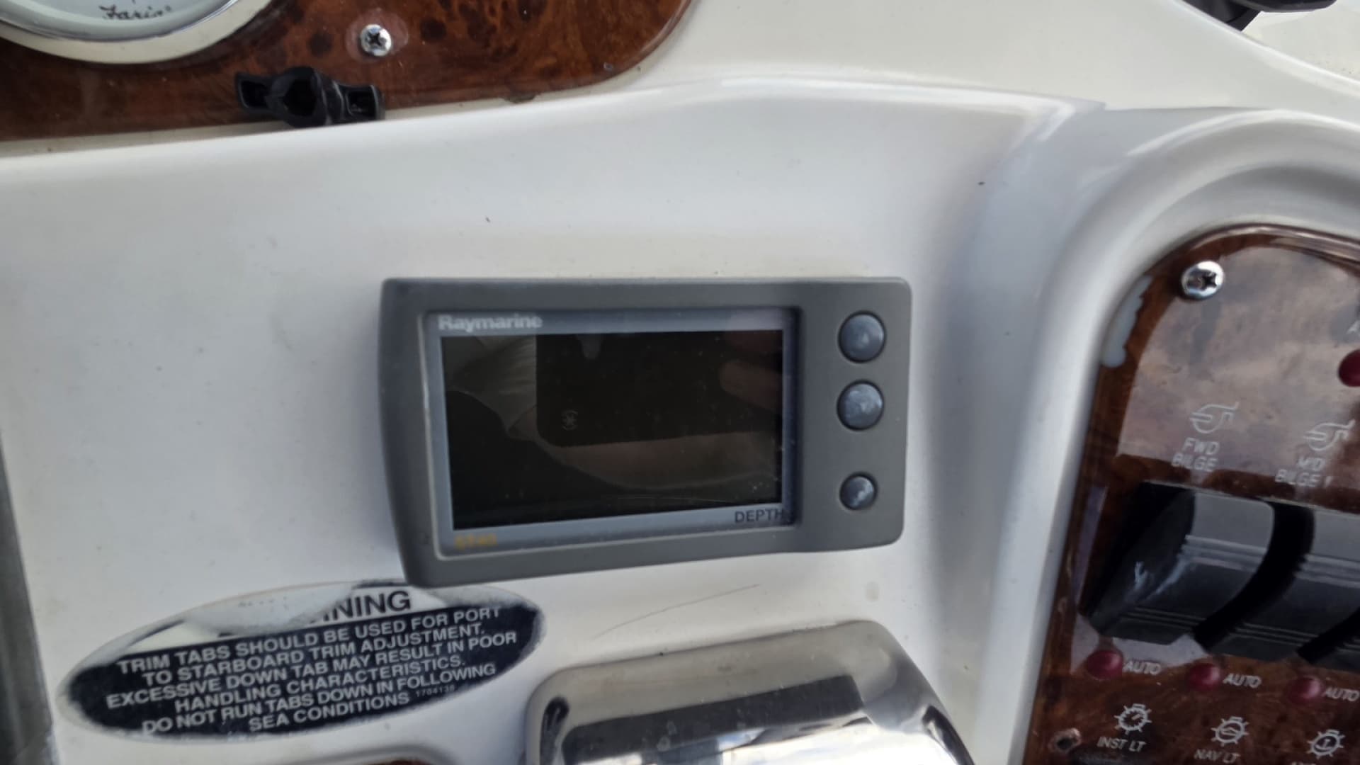 2004 Meridian 459 Aft Cabin Cockpit Motor Yacht - Image 23