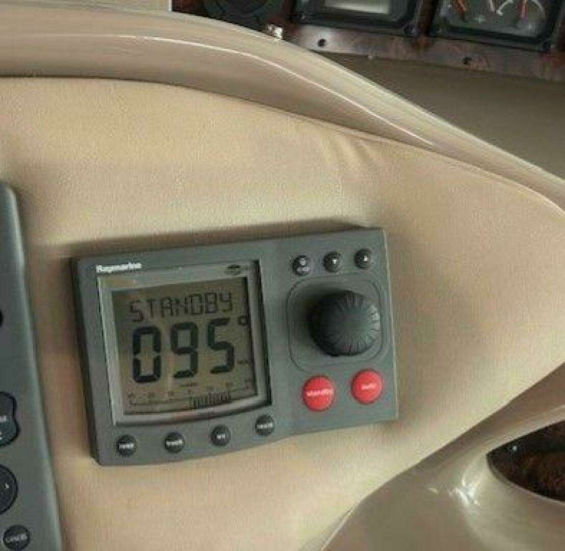 1998 Sea Ray 540 Sundancer - Image 31
