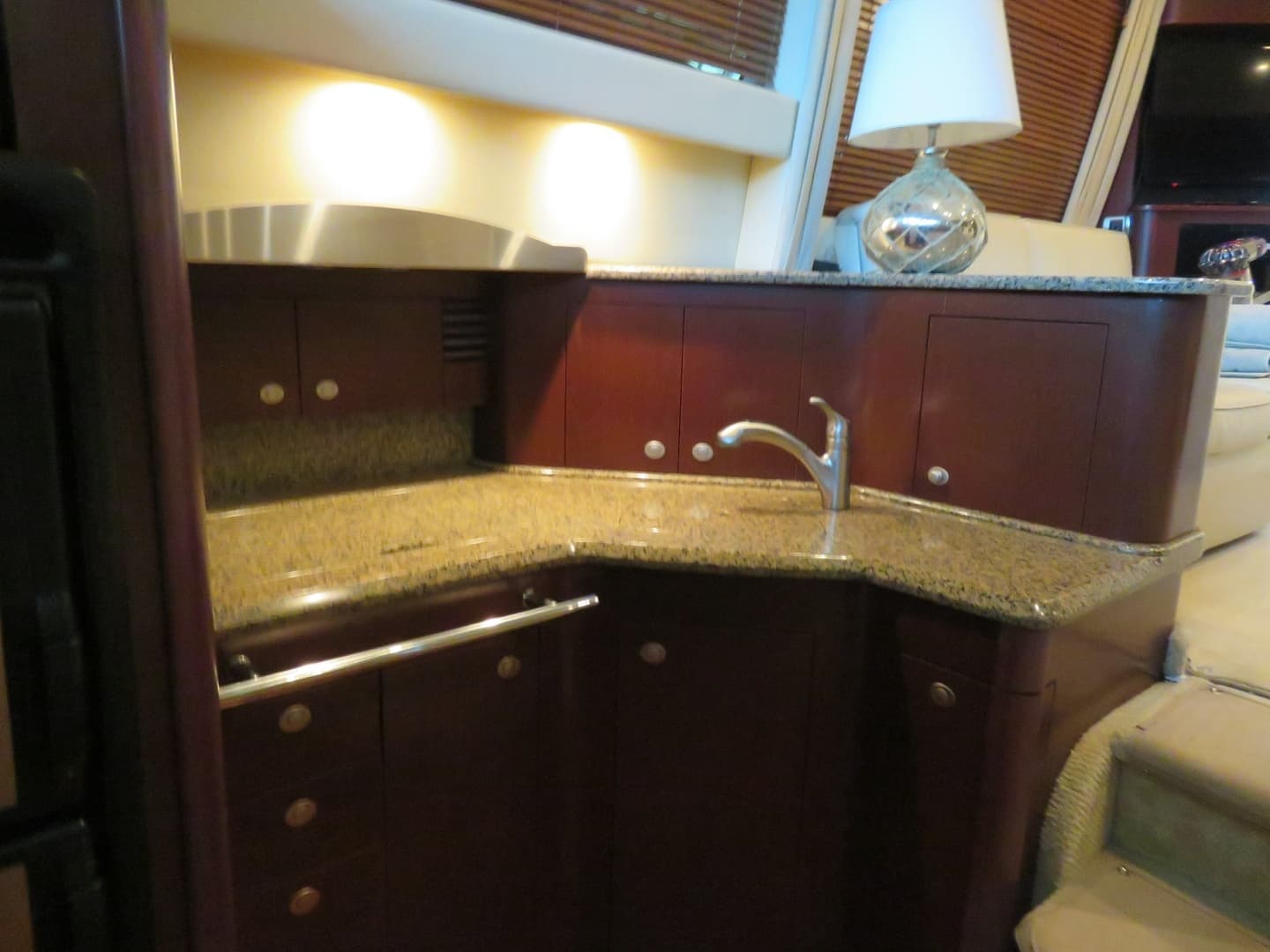 2007 Sea Ray 44 Sedan Bridge - Image 16