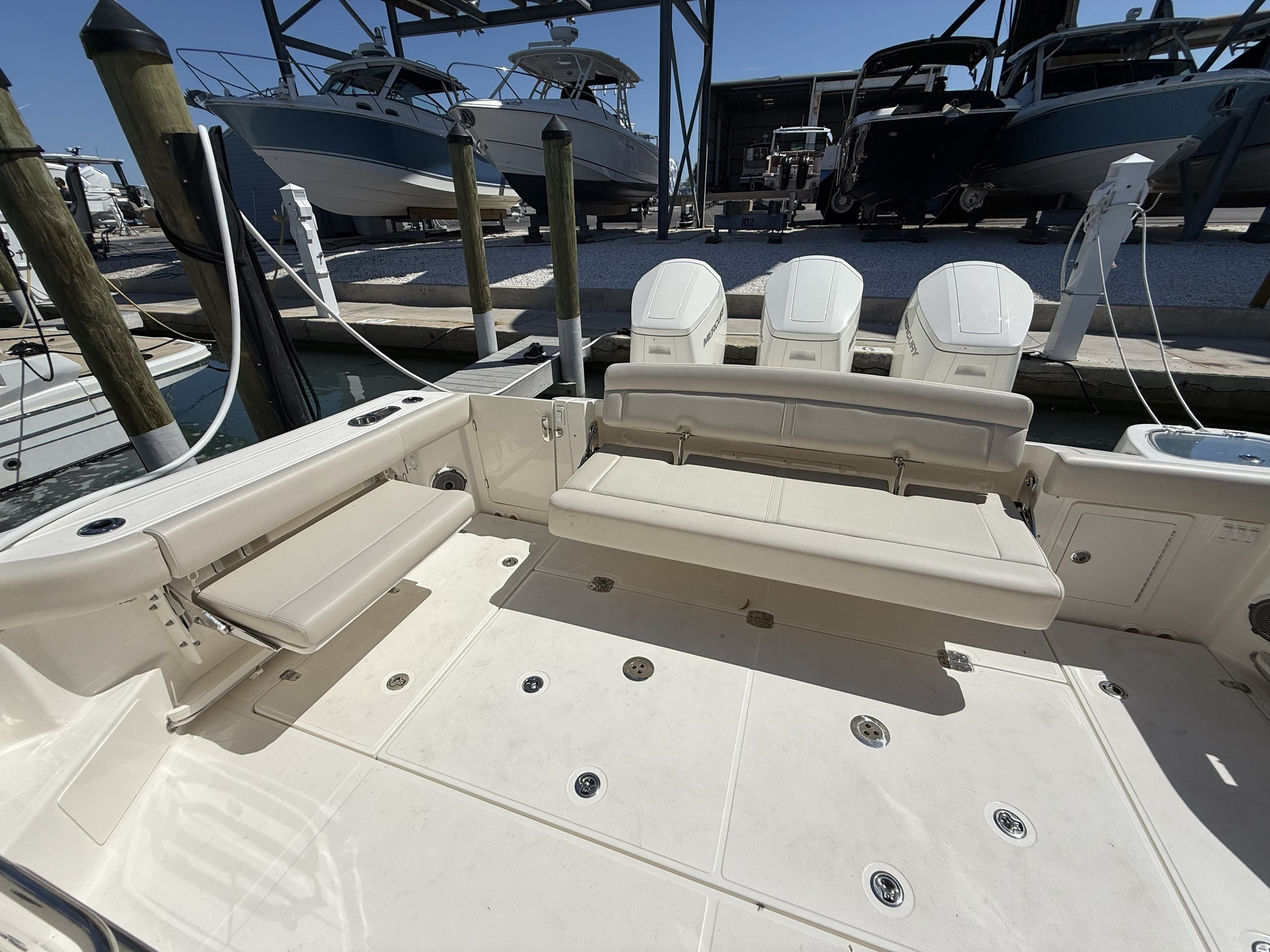 2026 Boston Whaler 405 Conquest - 22
