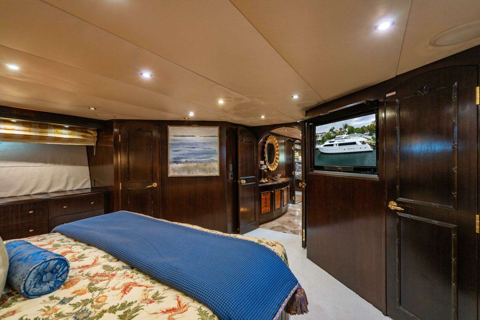 2001 Hatteras 100 Motor Yacht - Image 53