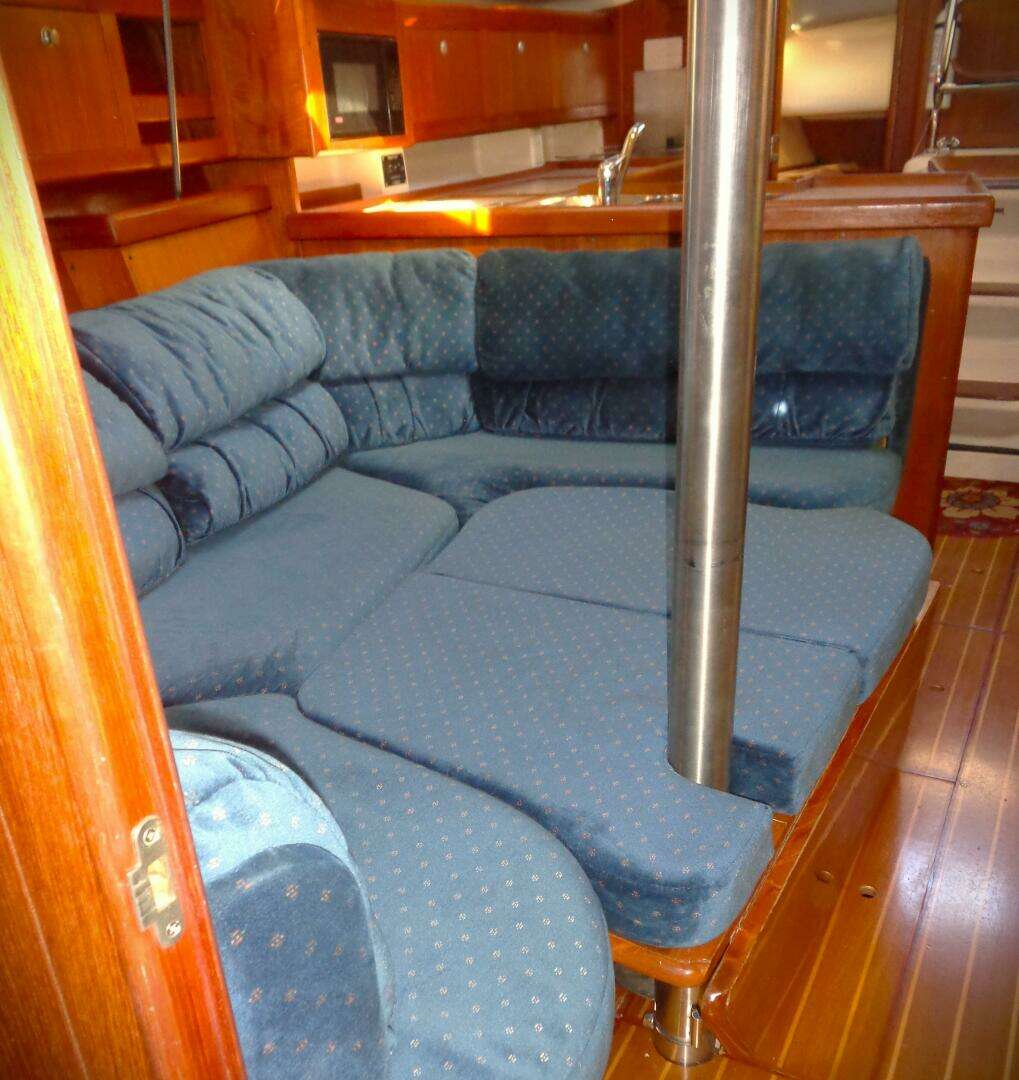 2001 Hunter 380 - Image 10