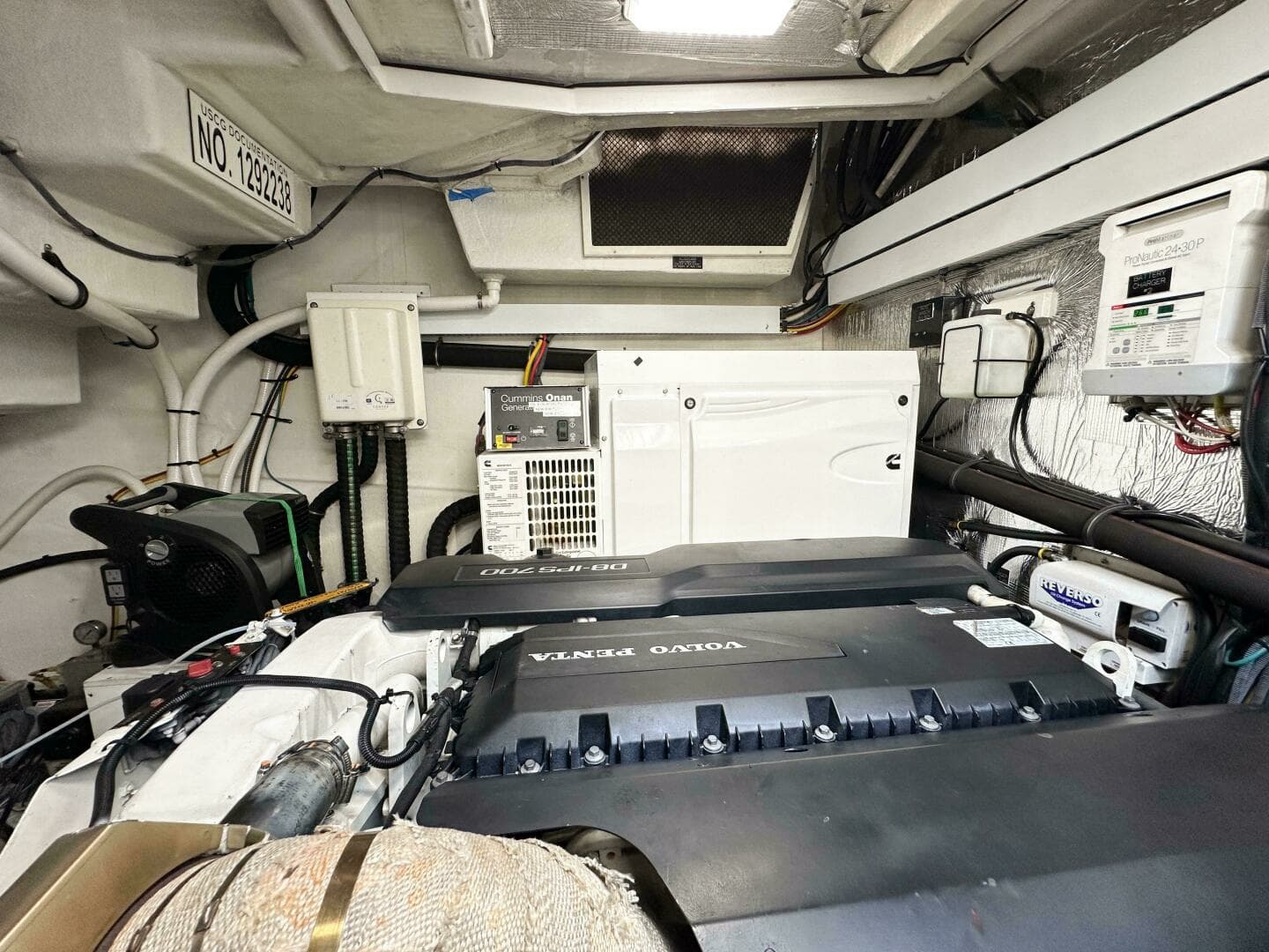 2019 Cruisers Yachts 50 Cantius - Image 27