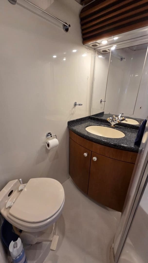 2000 Carver 450 Voyager Pilothouse - Image 34