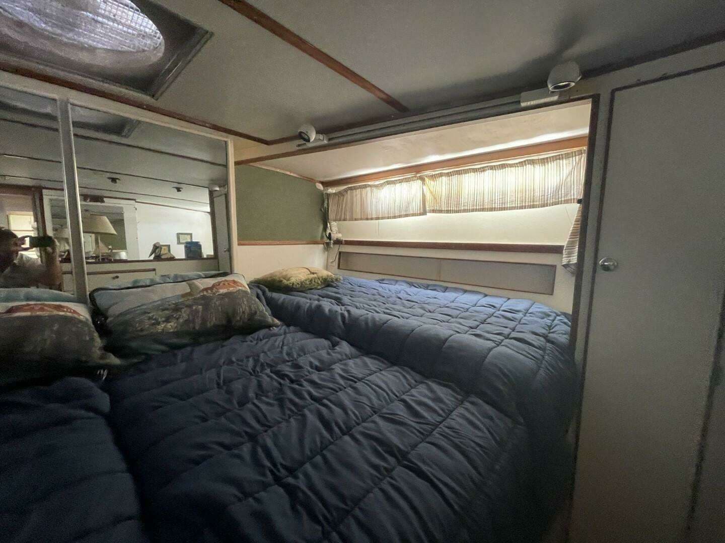 1969 Chris-Craft 47 Commander - Image 19