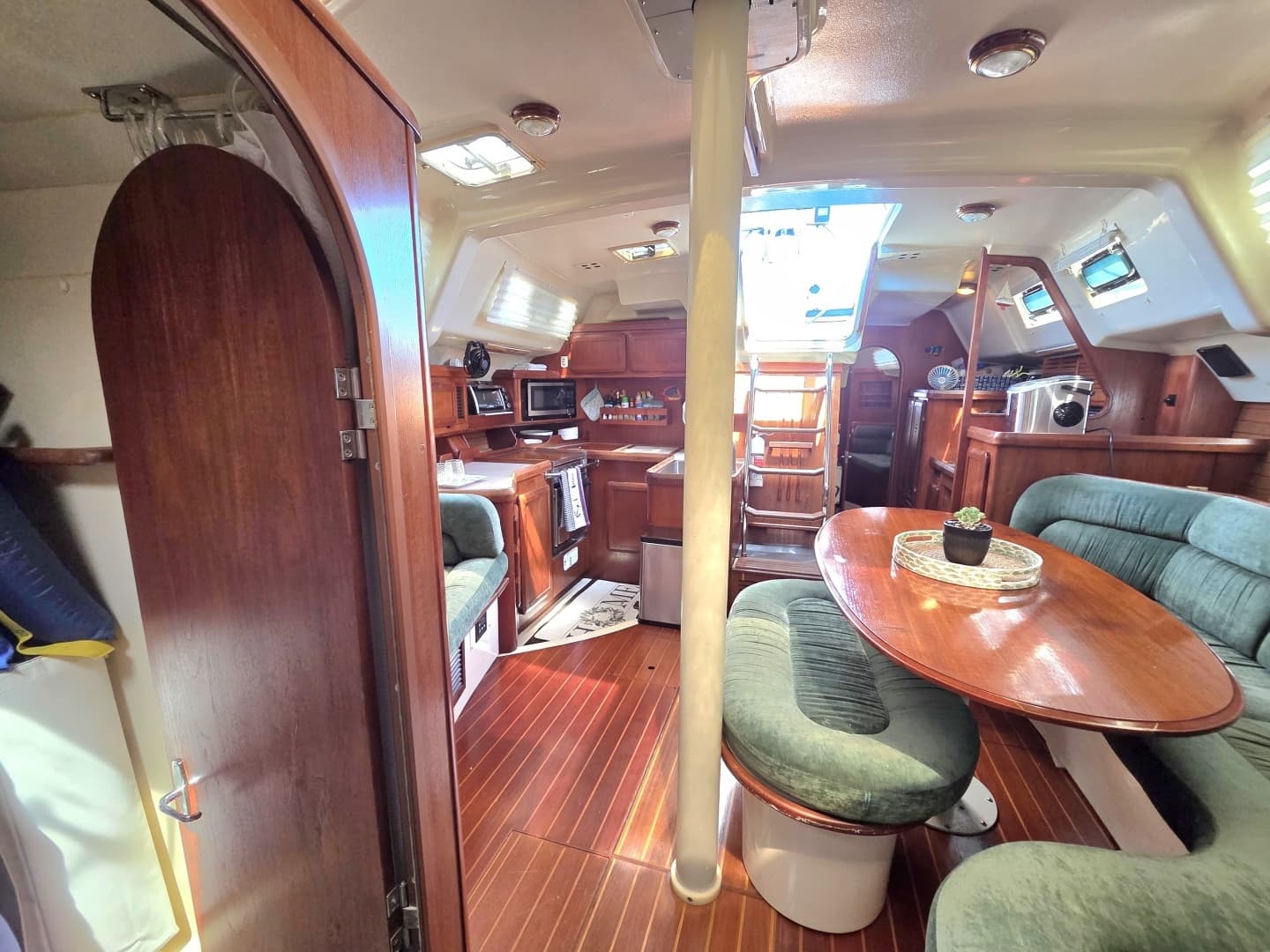 1991 Hunter Passage 42 - Image 16